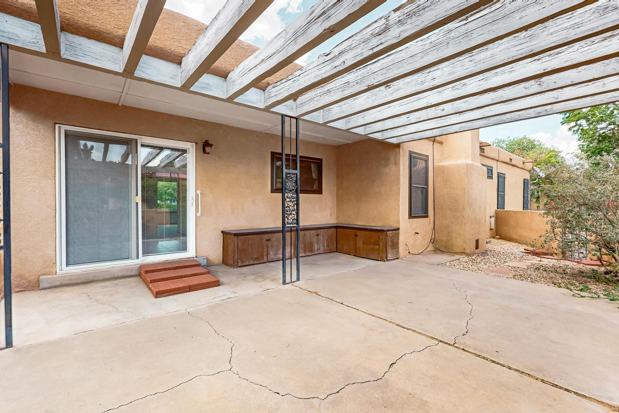608 GREEN VALLEY Drive SE