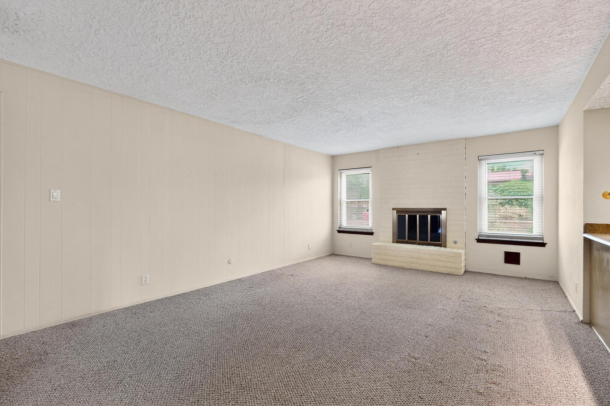 608 GREEN VALLEY Drive SE