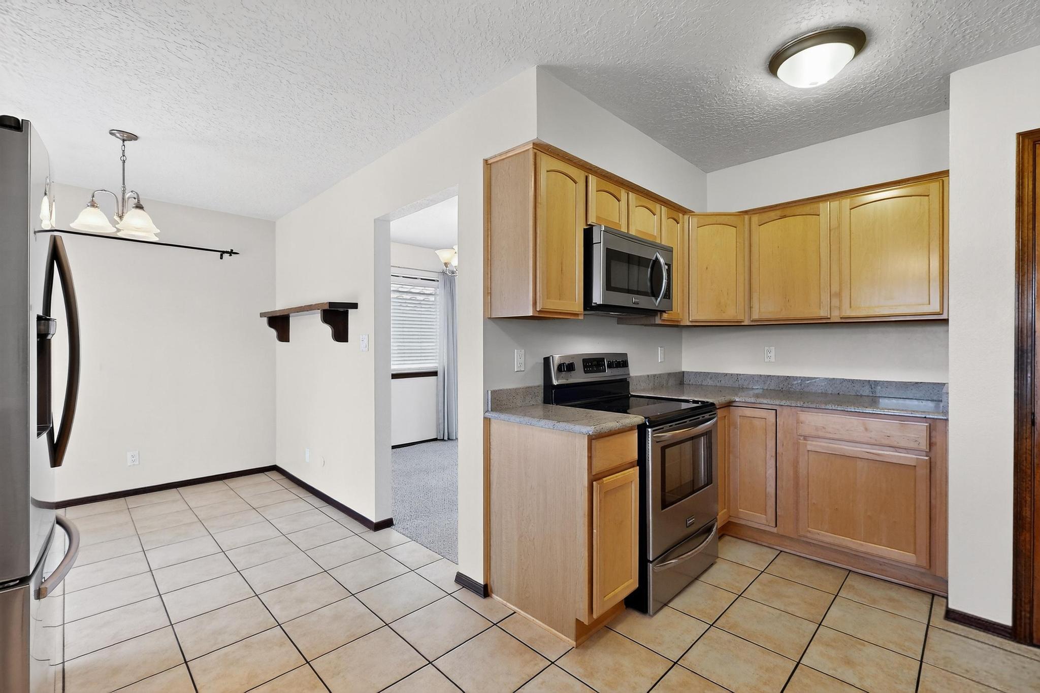 608 GREEN VALLEY Drive SE