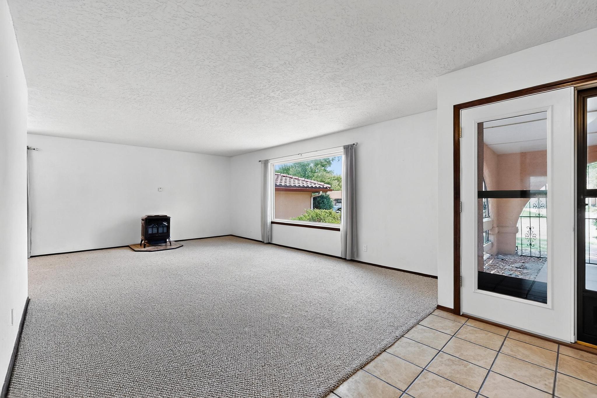608 GREEN VALLEY Drive SE