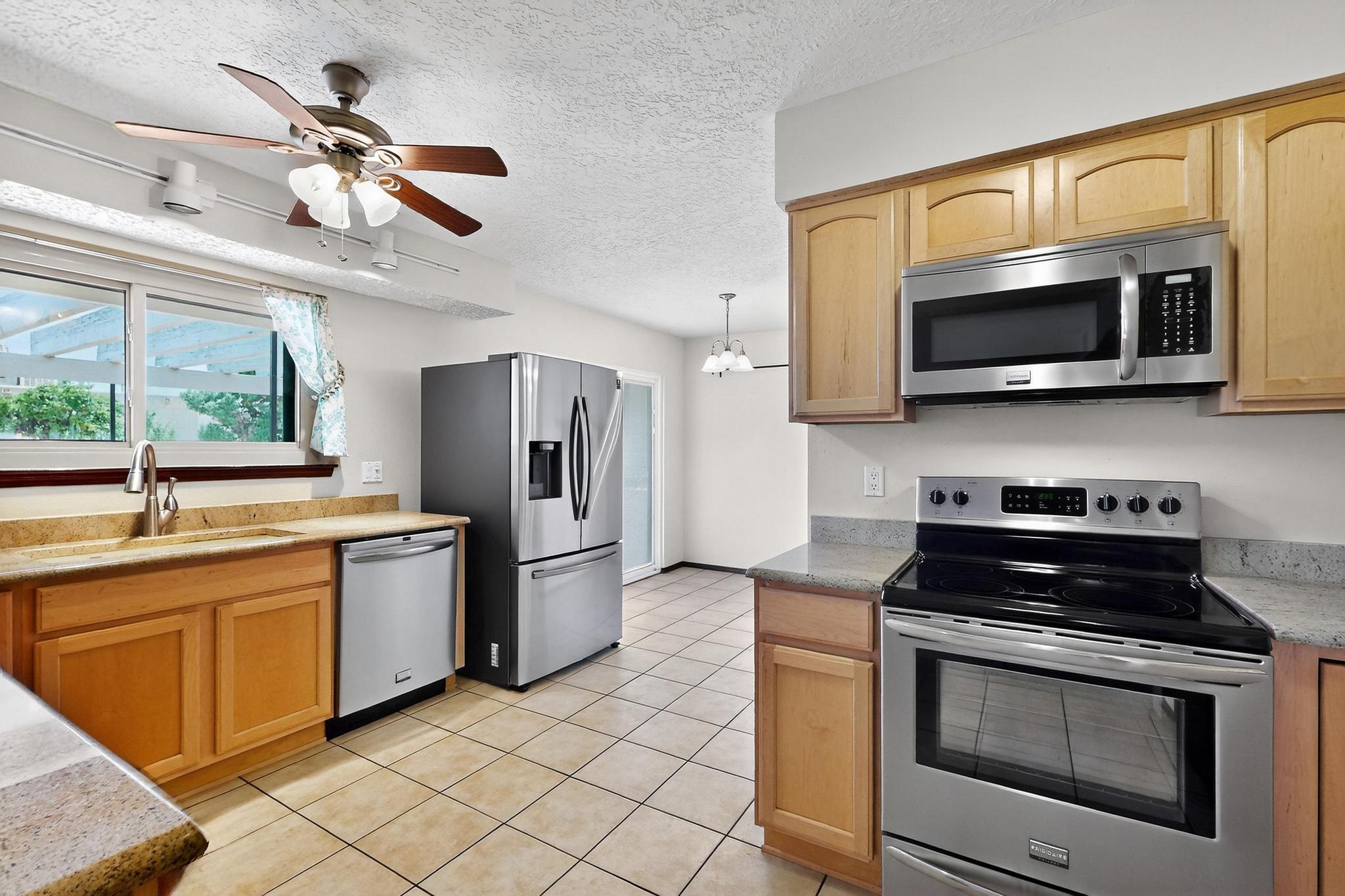 608 GREEN VALLEY Drive SE