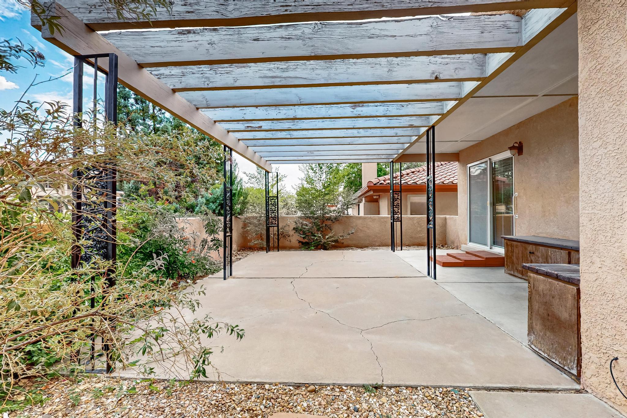 608 GREEN VALLEY Drive SE