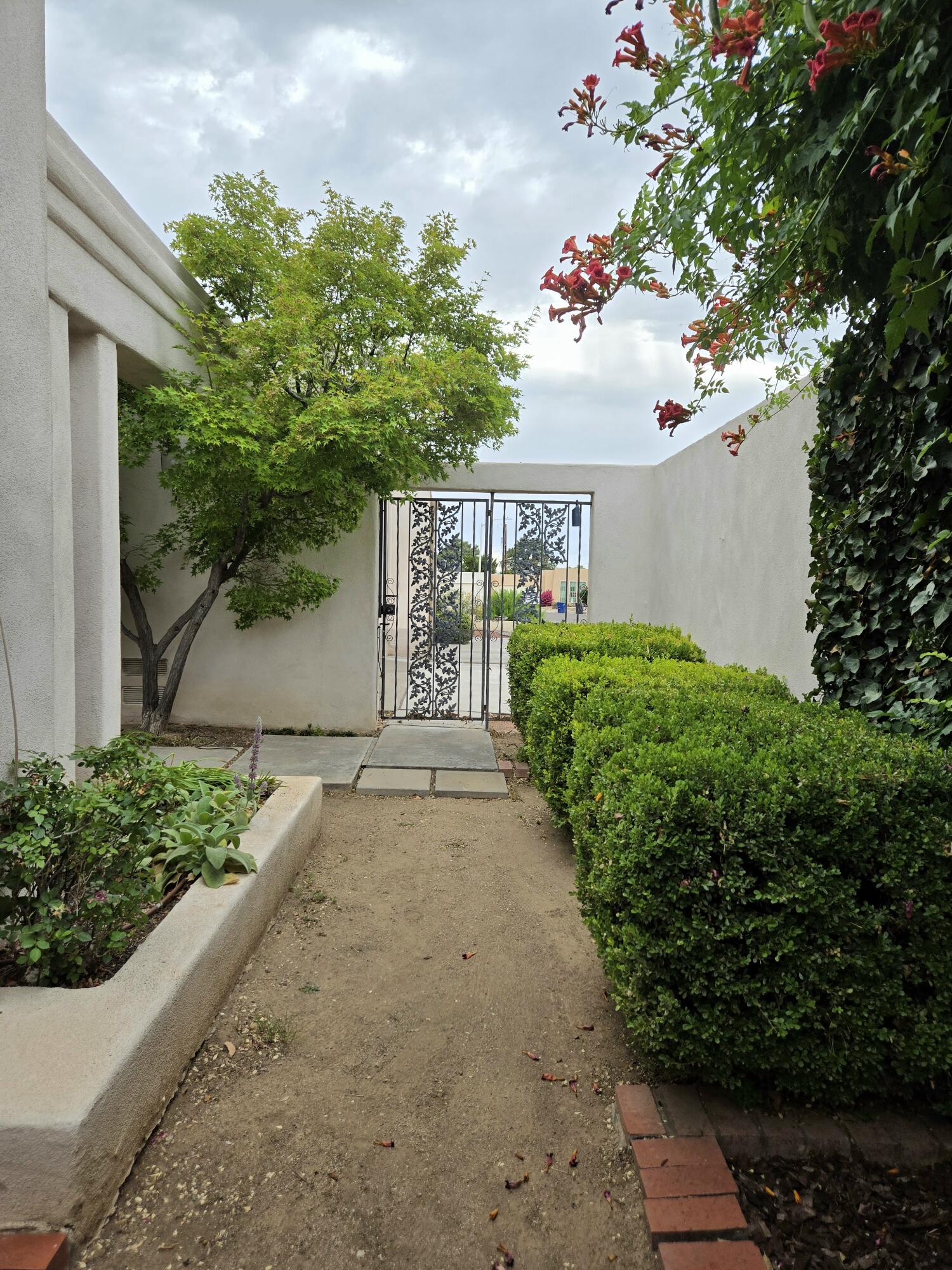 3244 La Ronda Place NE