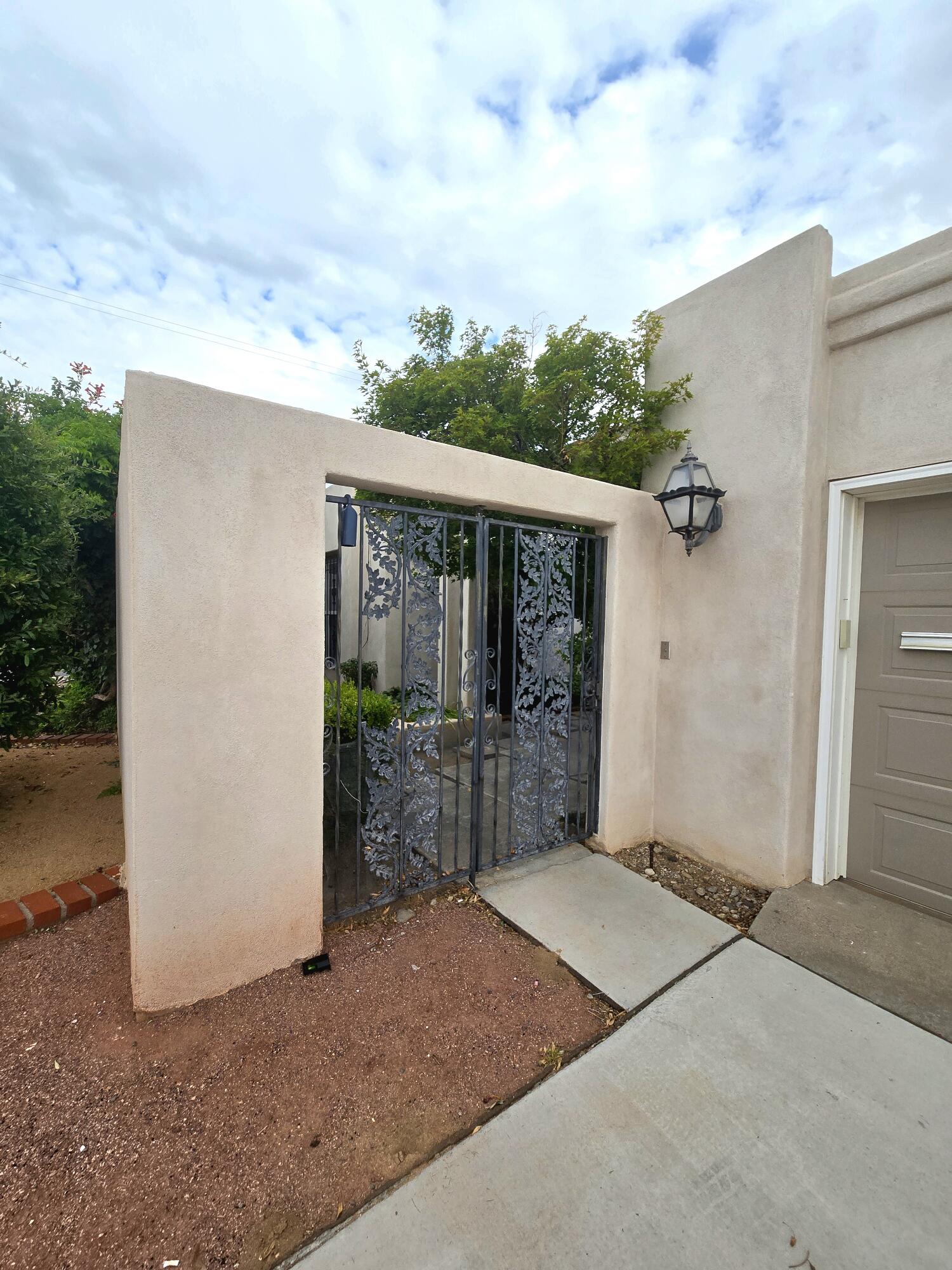 3244 La Ronda Place NE