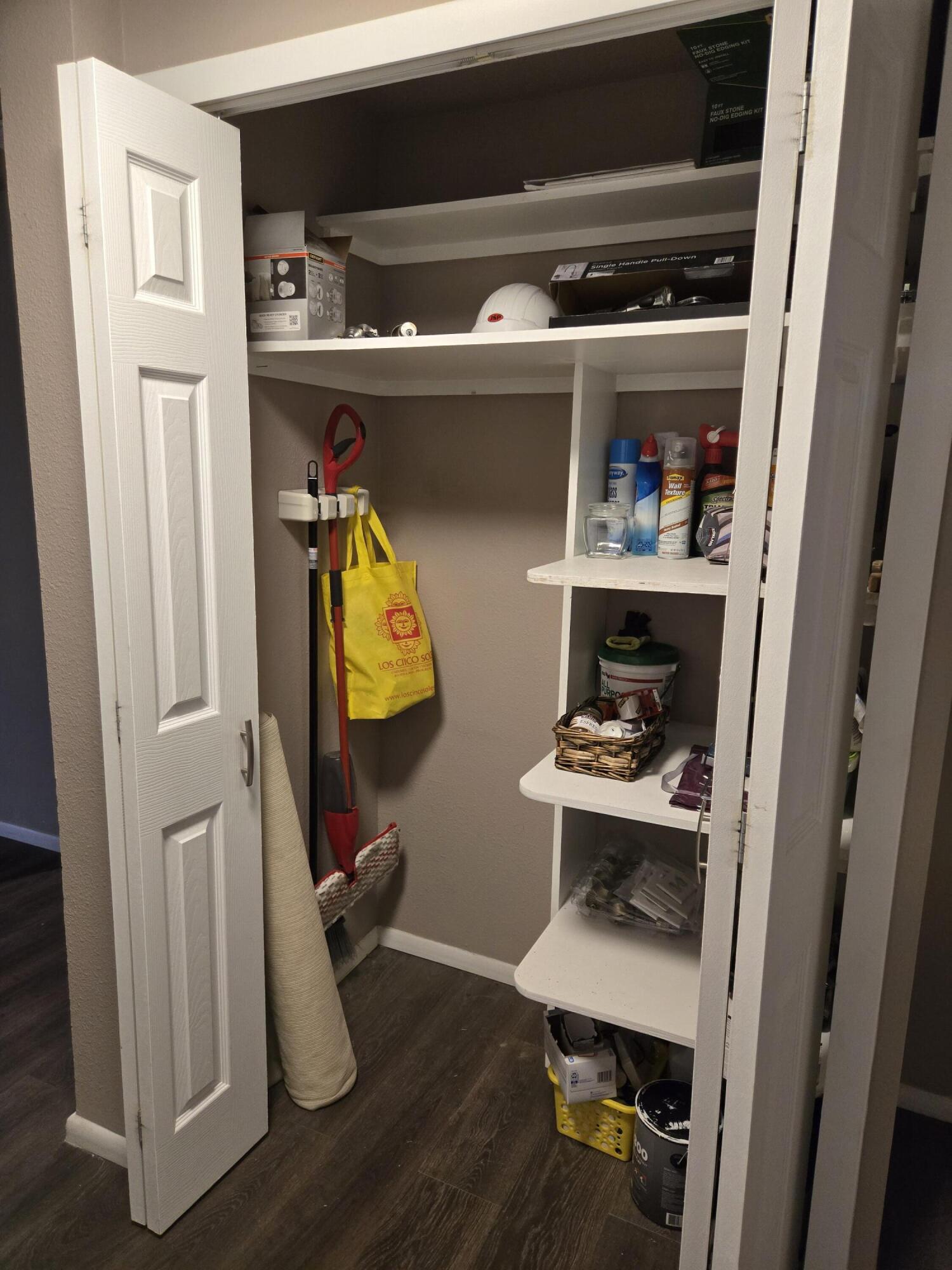 3043 QUINCY Street NE