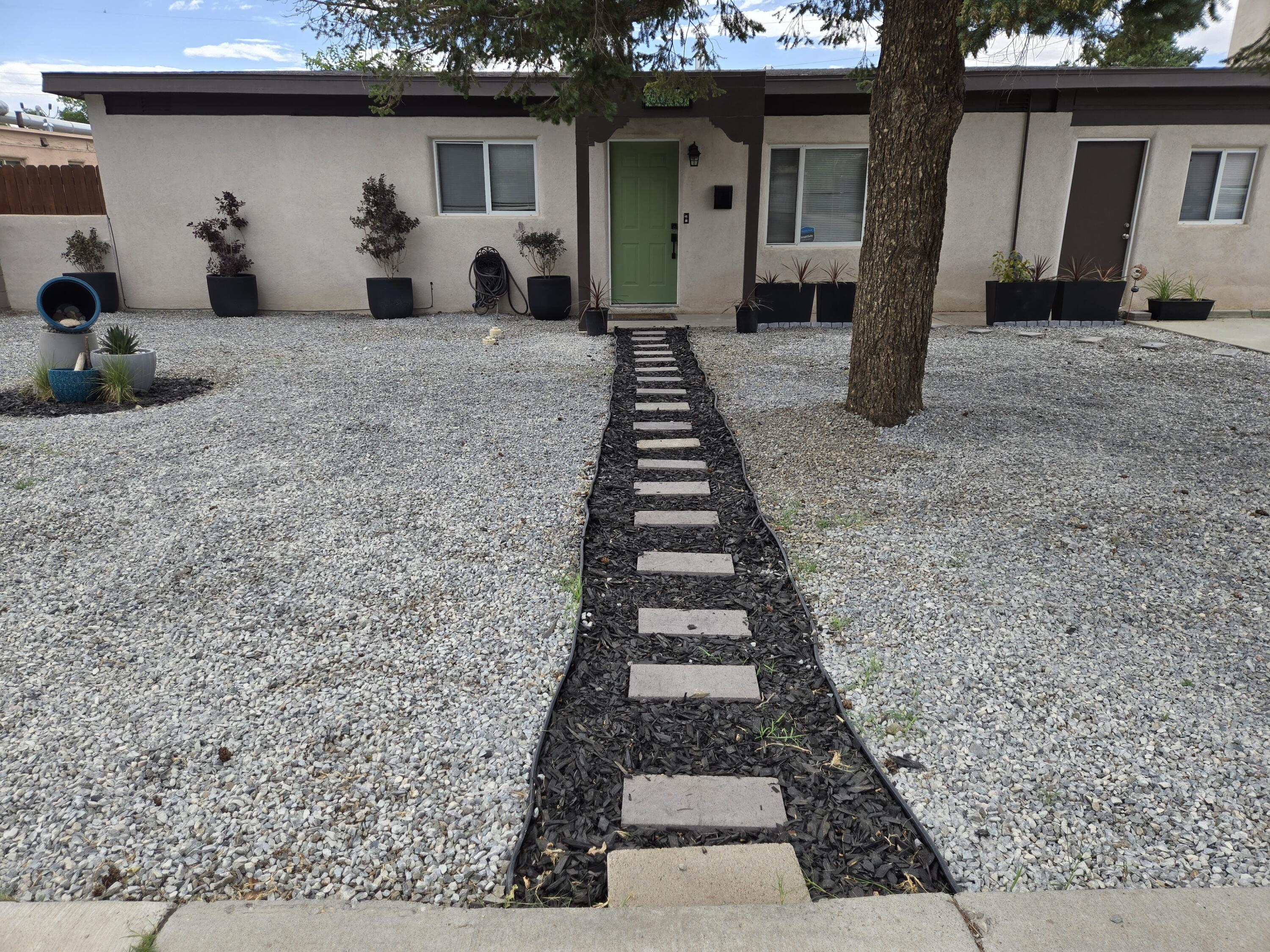 3043 QUINCY Street NE