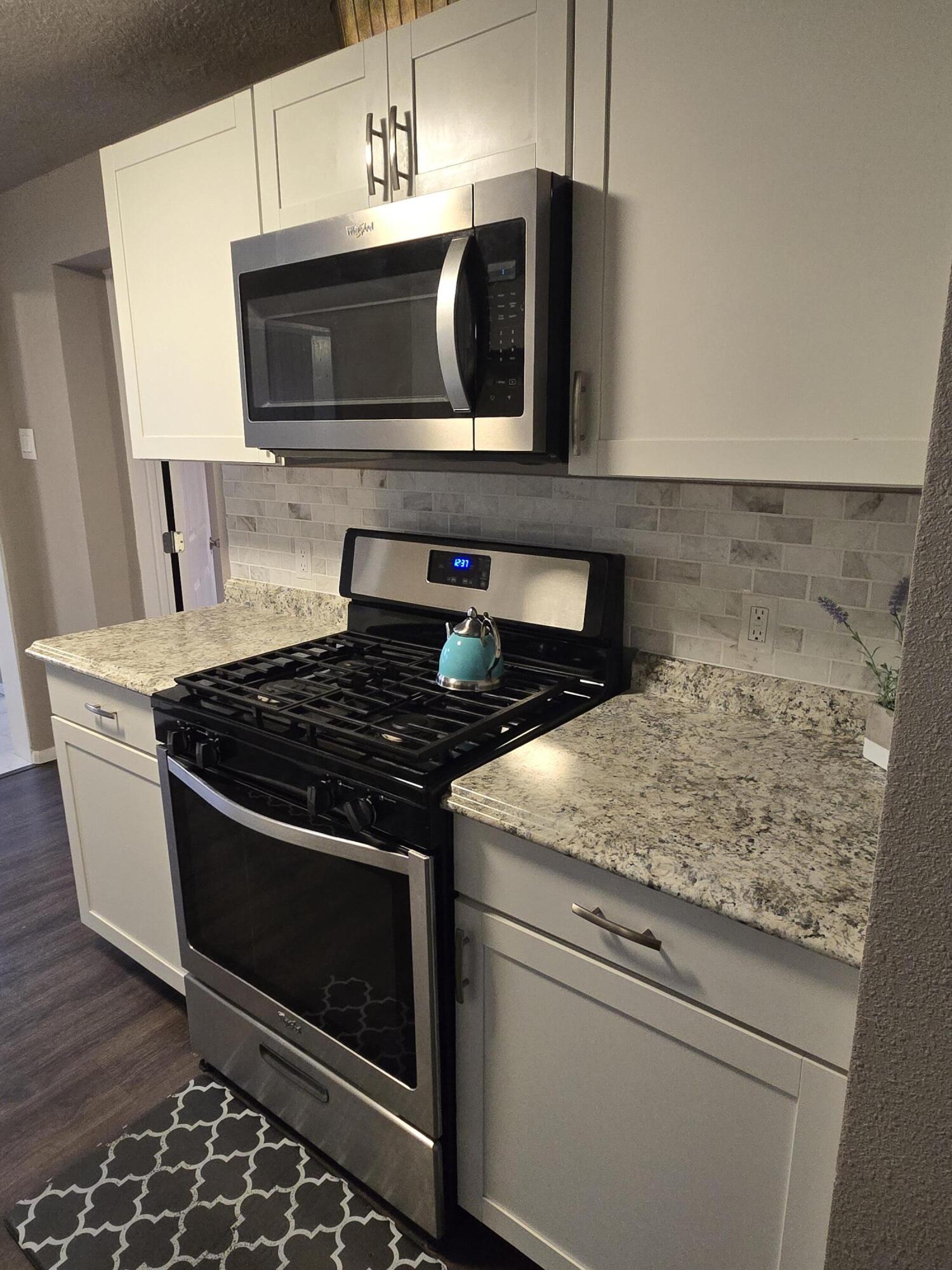 3043 QUINCY Street NE