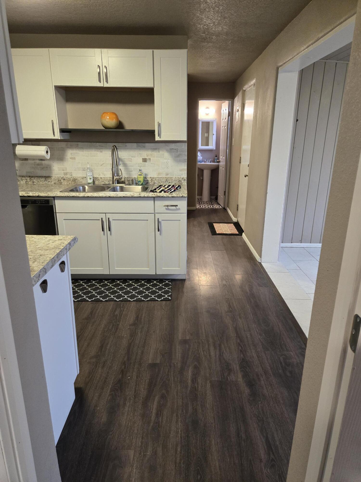 3043 QUINCY Street NE