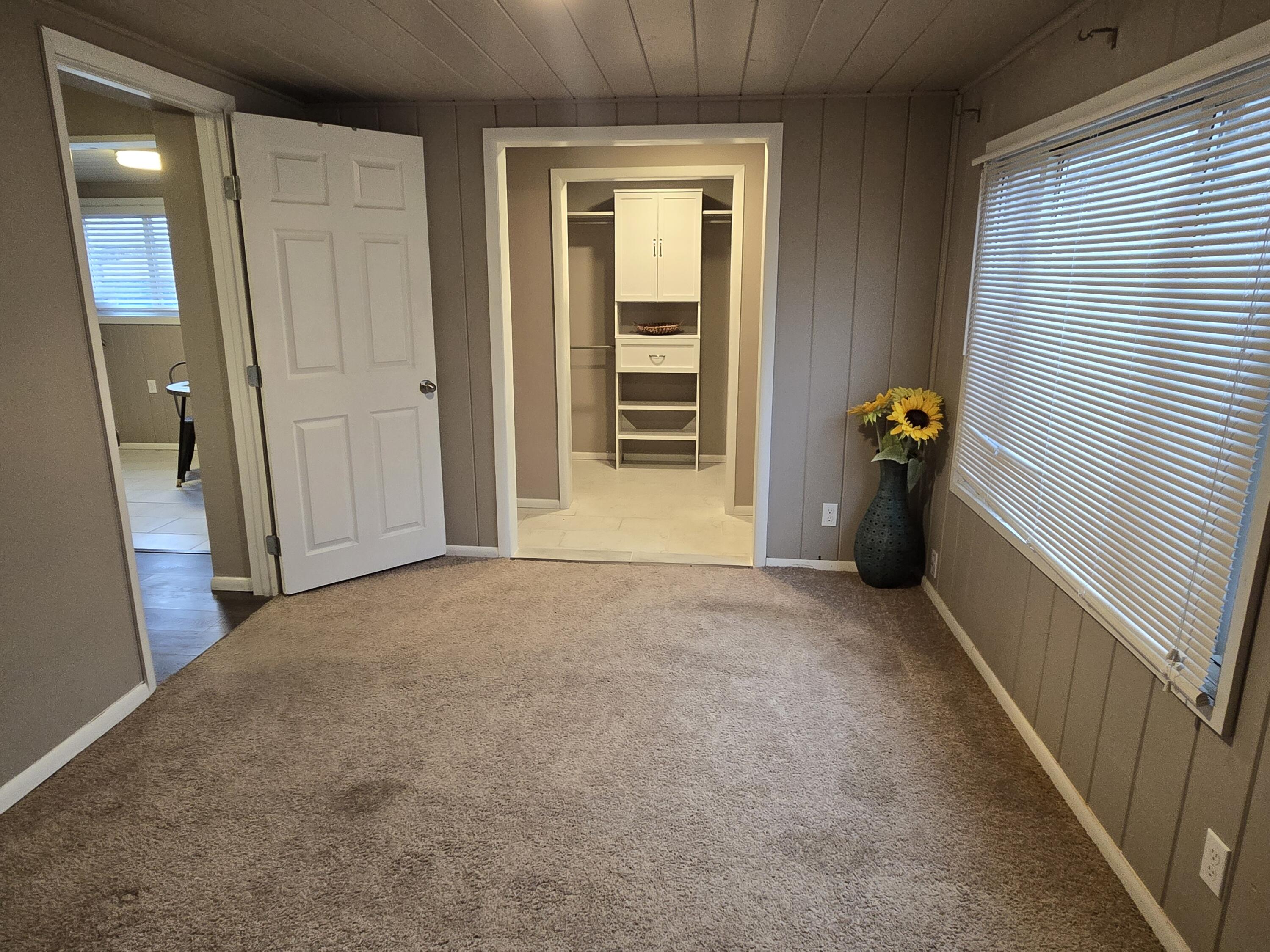 3043 QUINCY Street NE