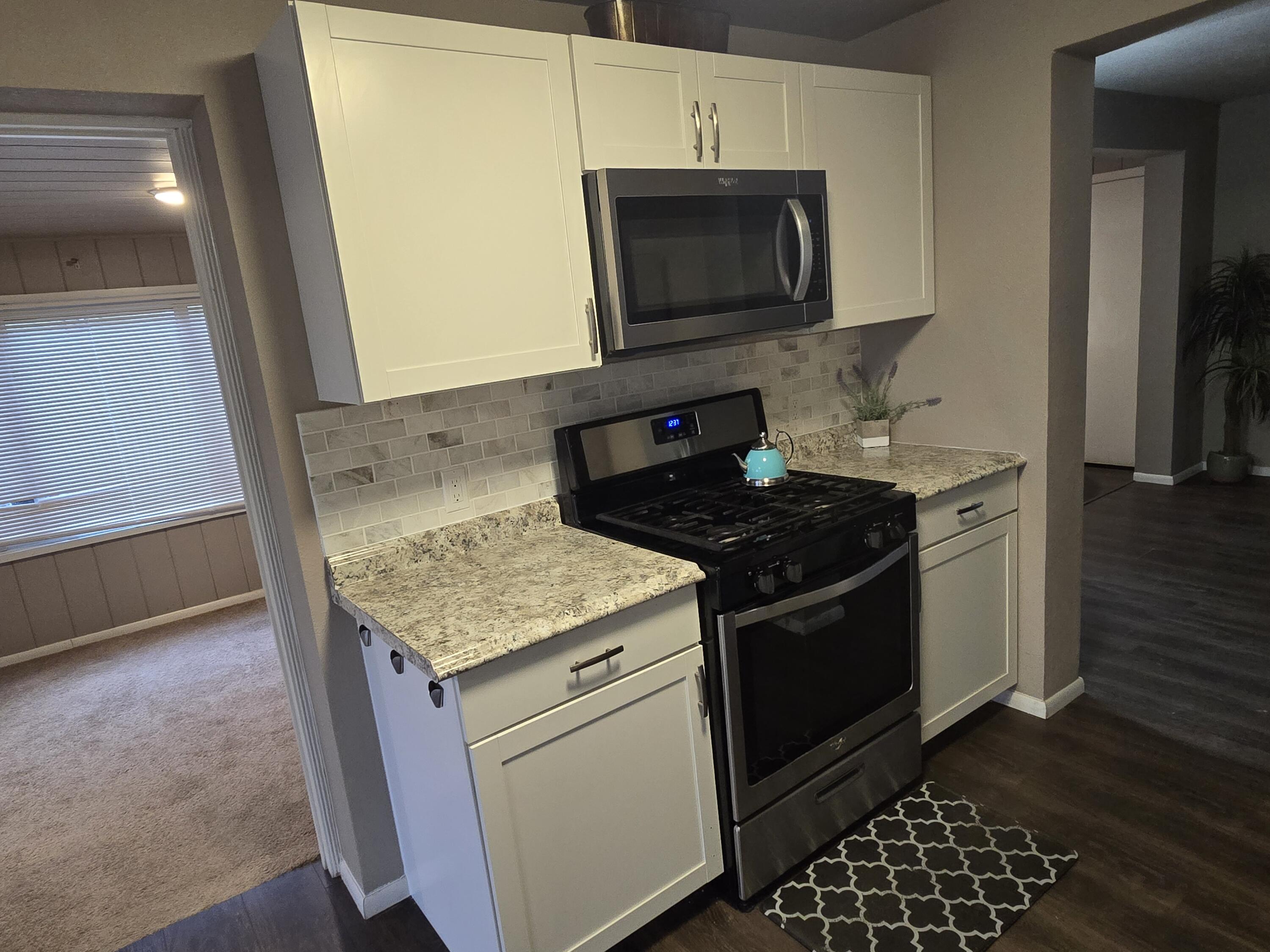 3043 QUINCY Street NE