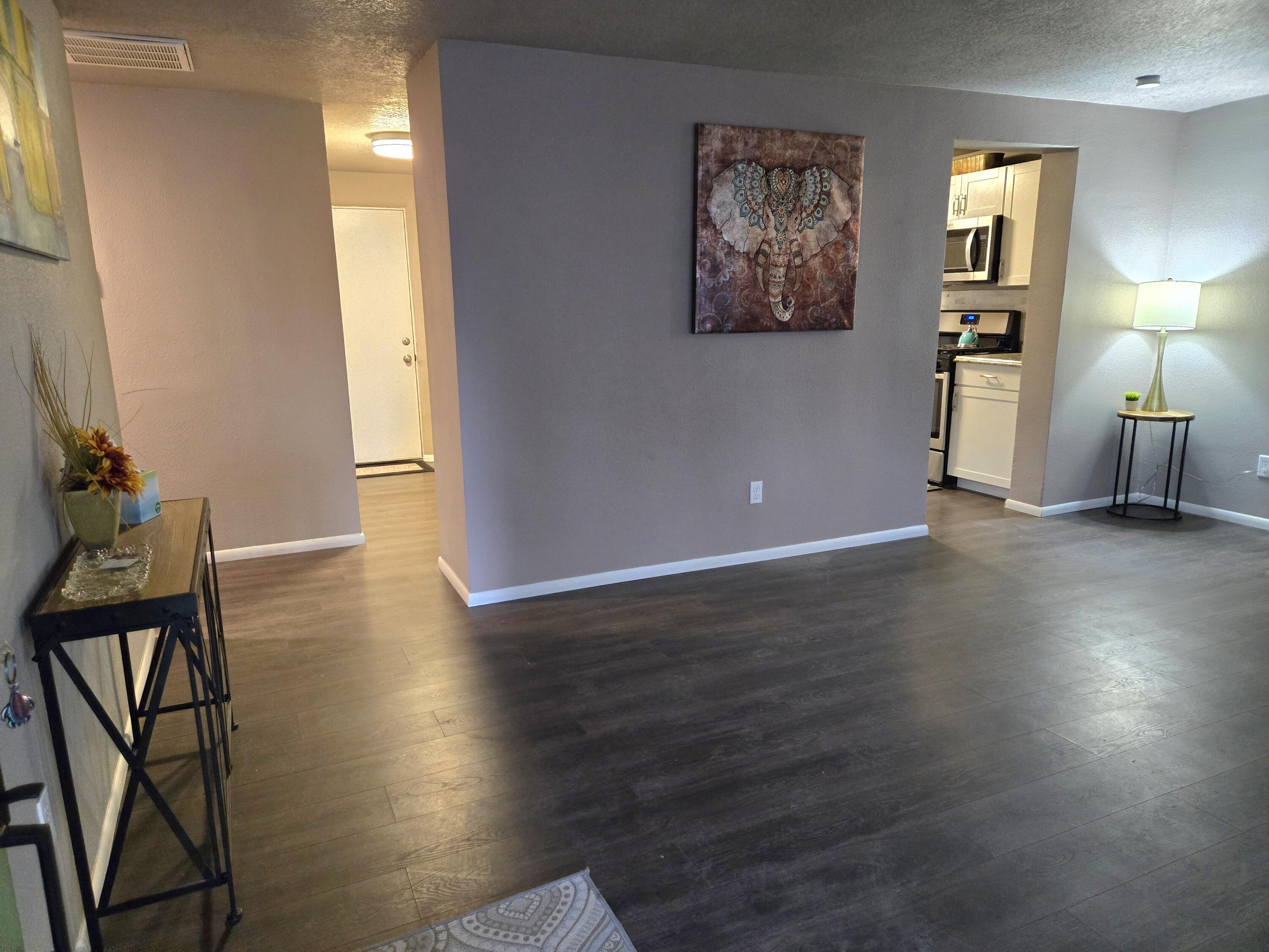 3043 QUINCY Street NE