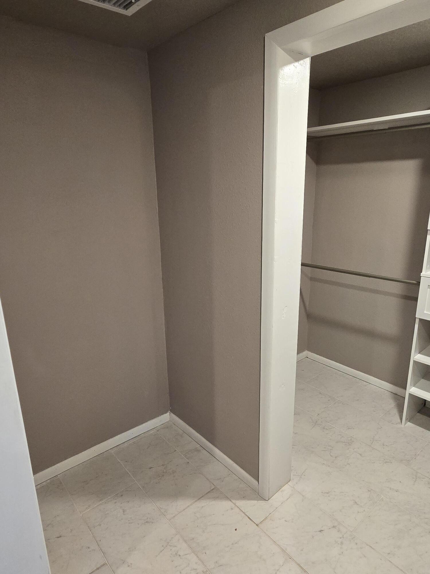 3043 QUINCY Street NE