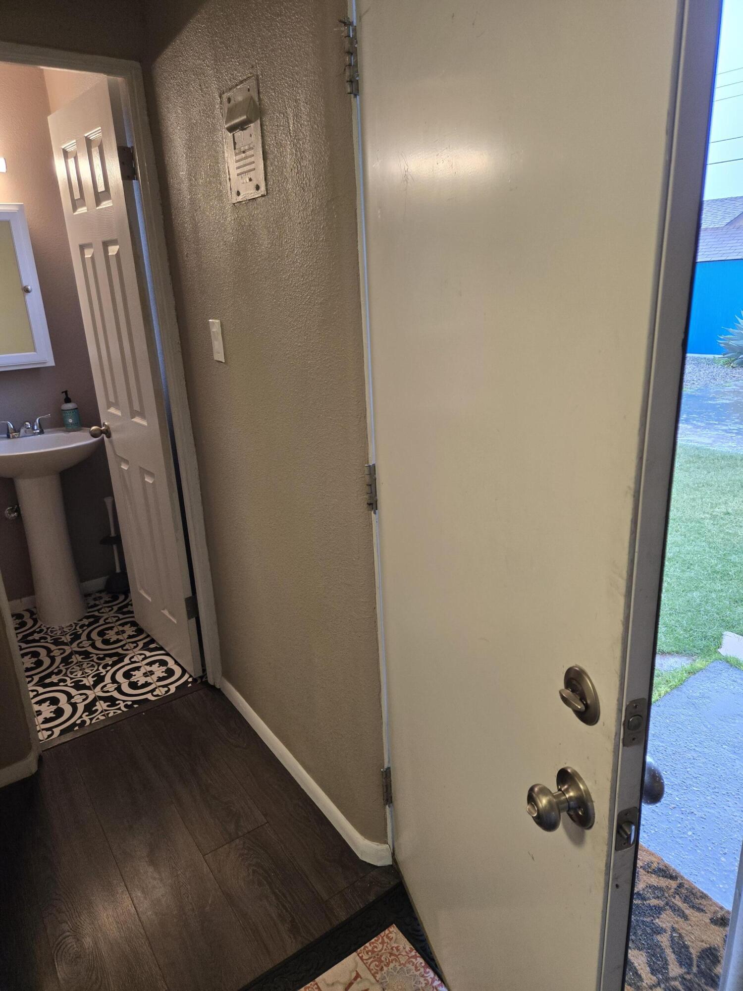 3043 QUINCY Street NE