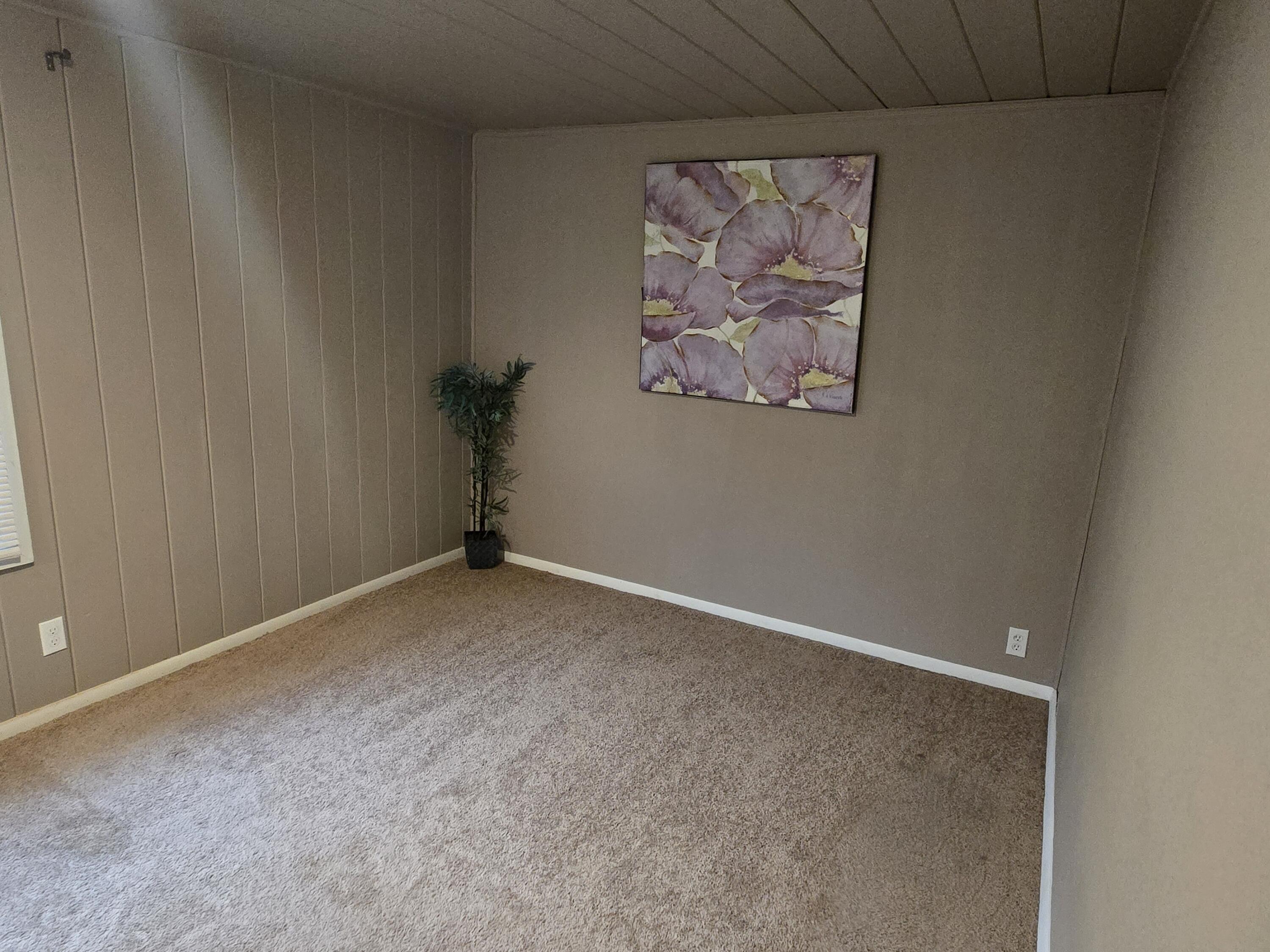 3043 QUINCY Street NE