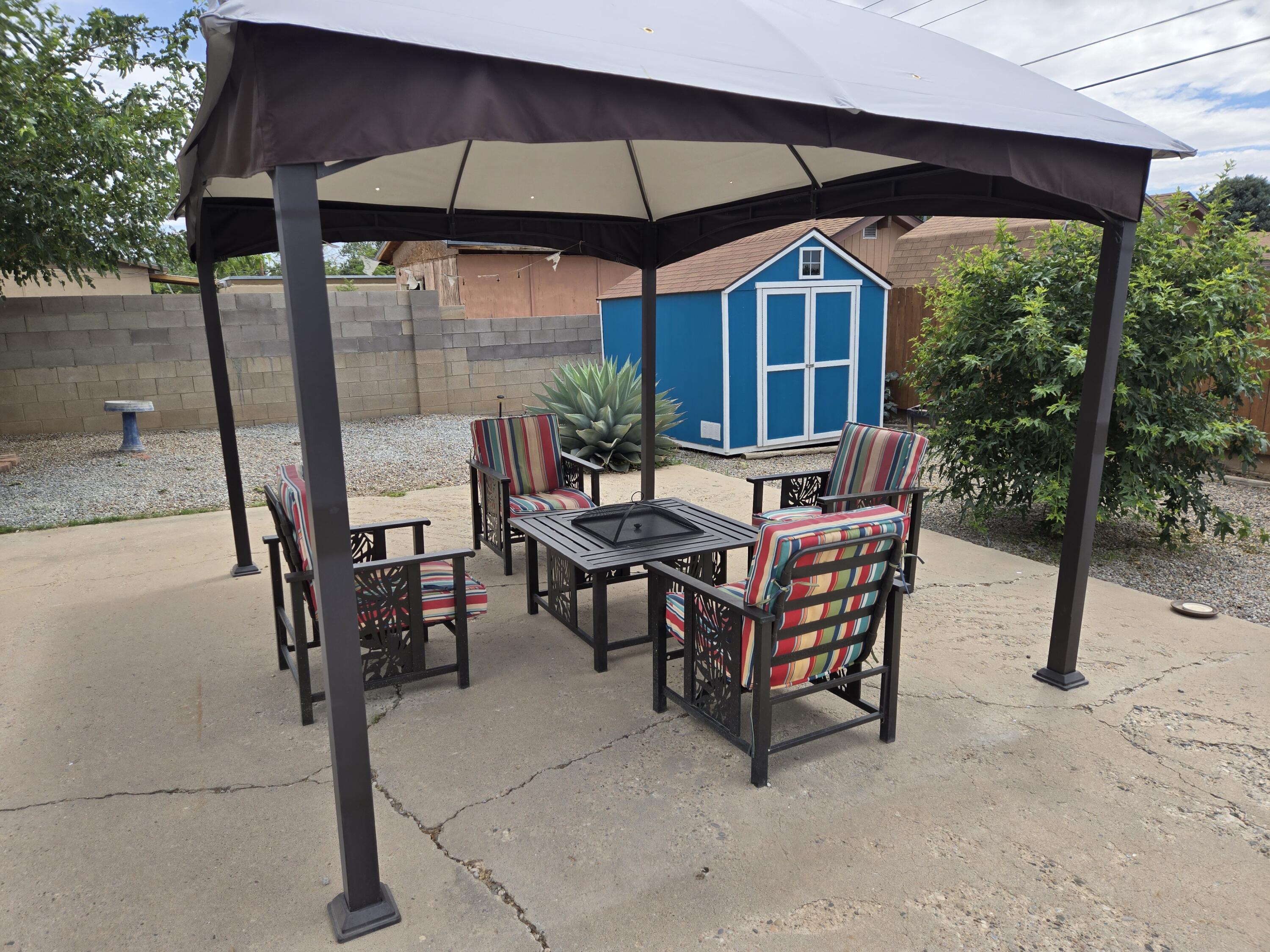 3043 QUINCY Street NE