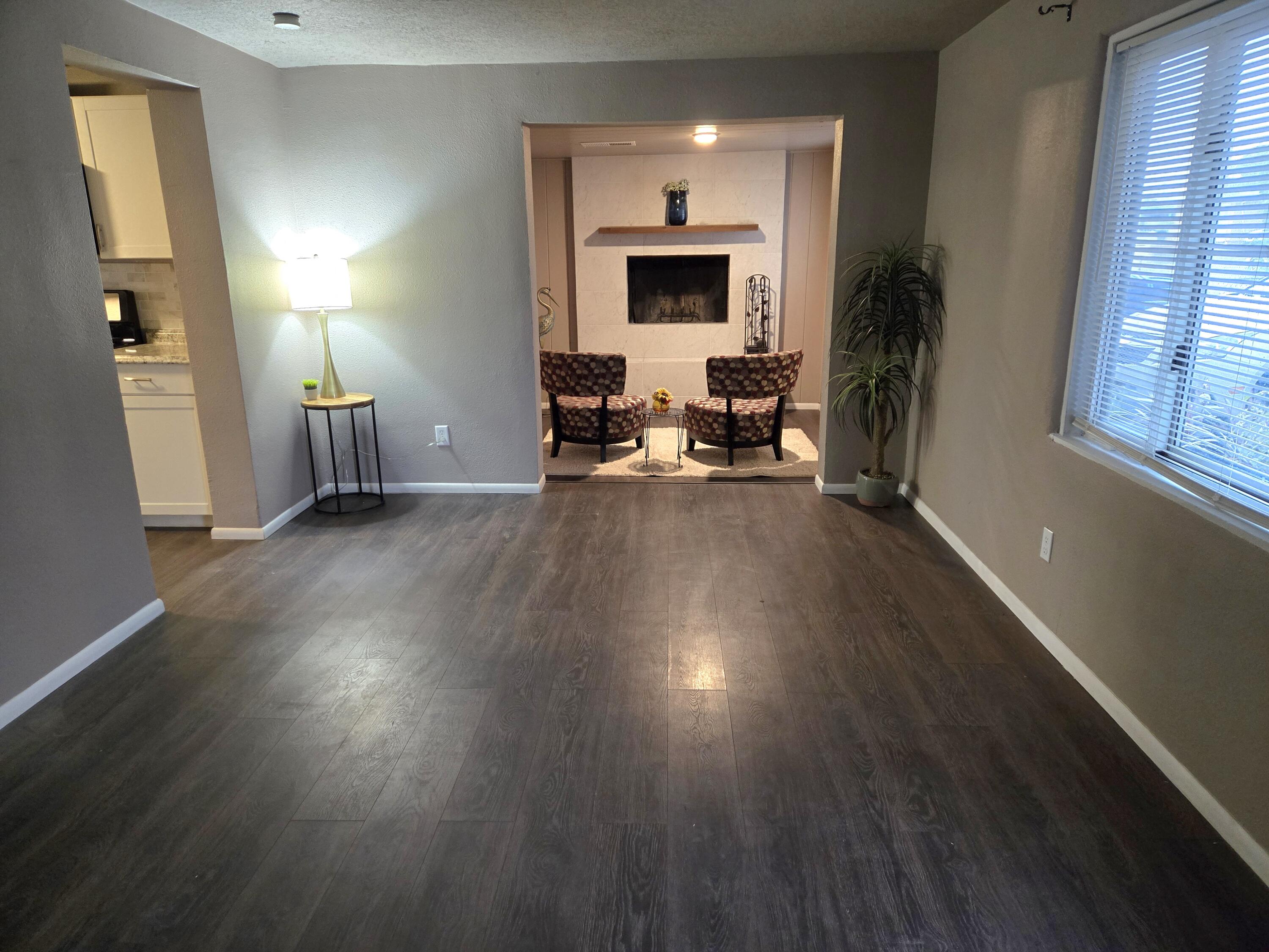 3043 QUINCY Street NE