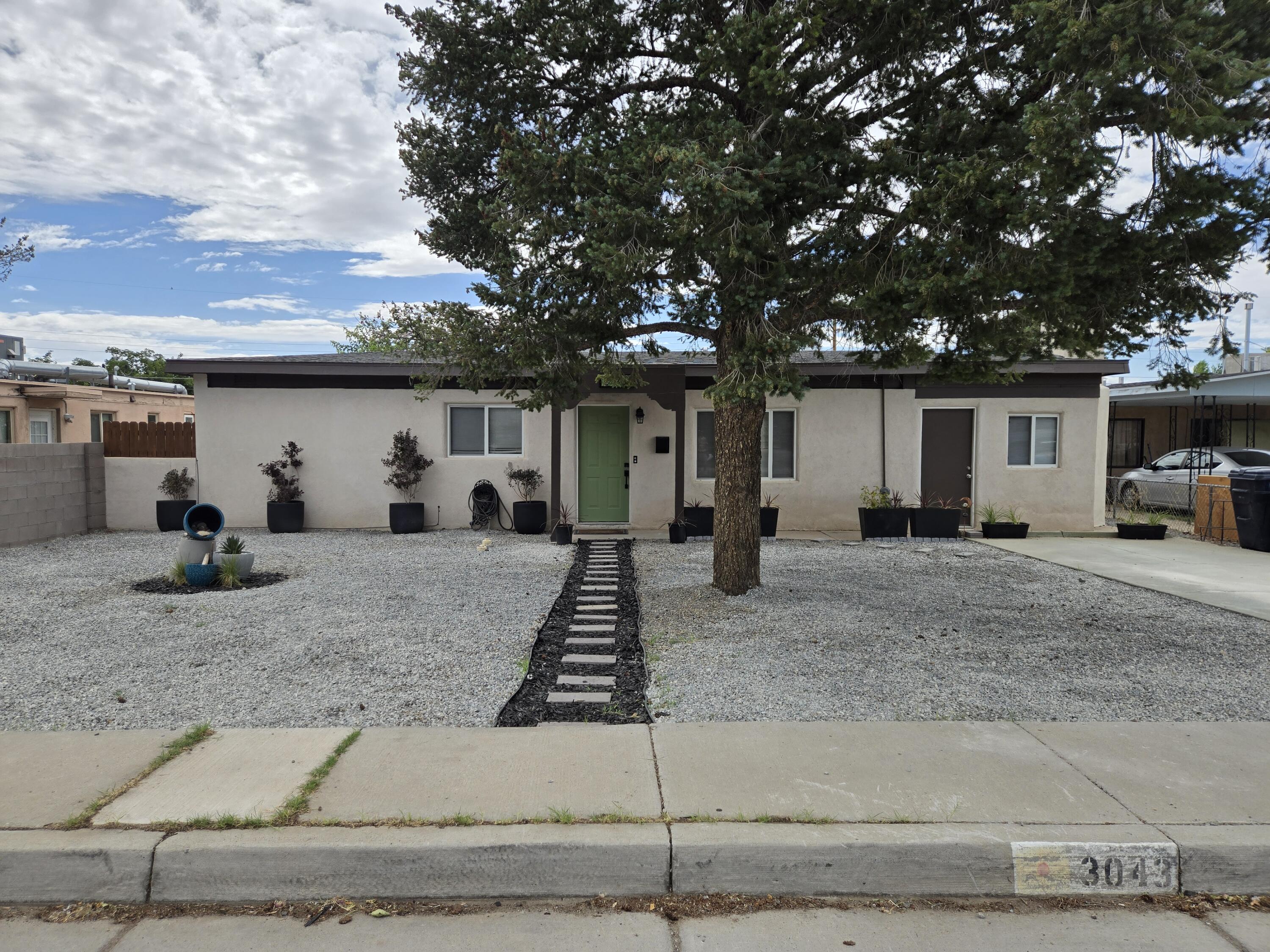 3043 QUINCY Street NE