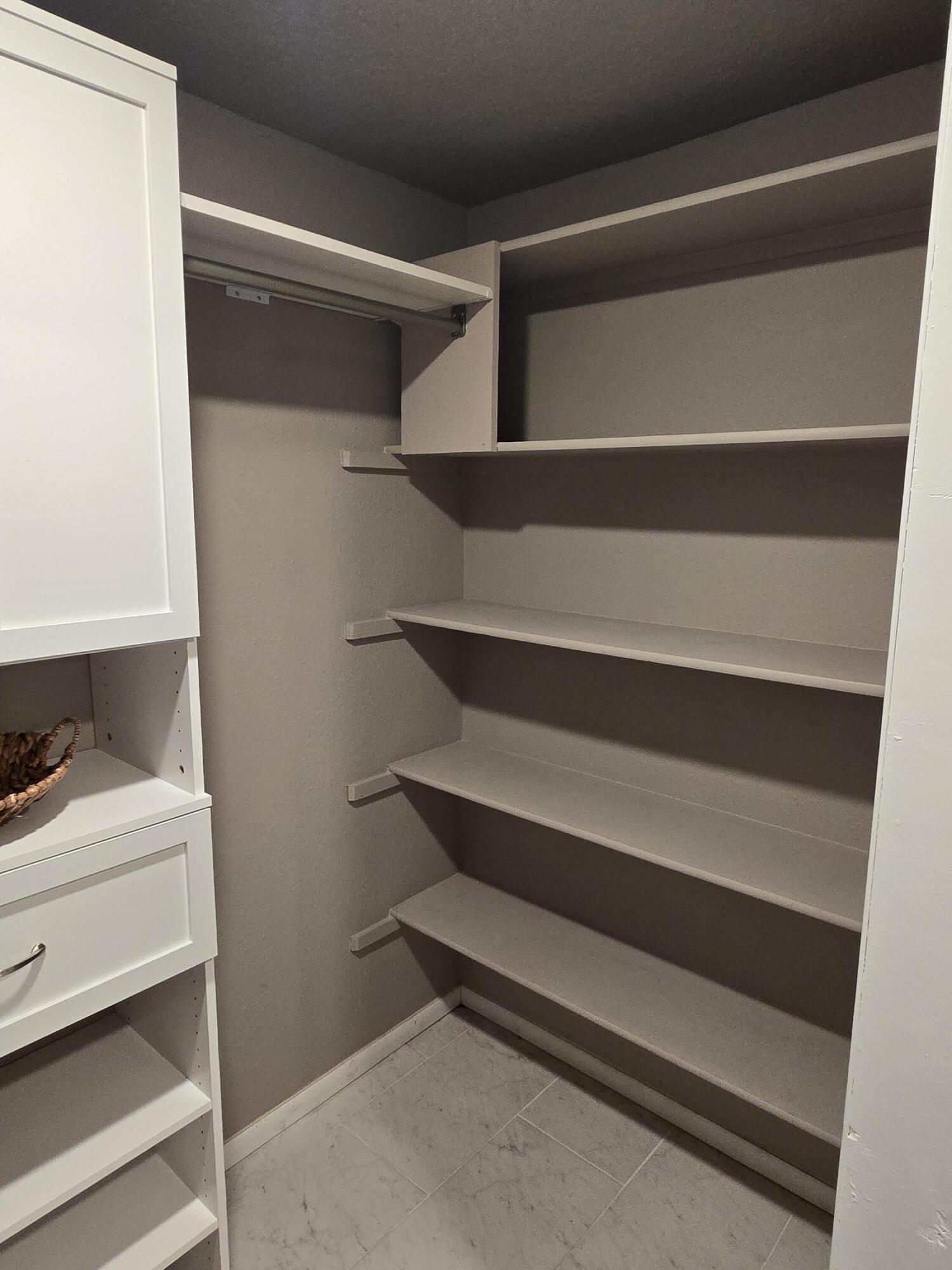 3043 QUINCY Street NE