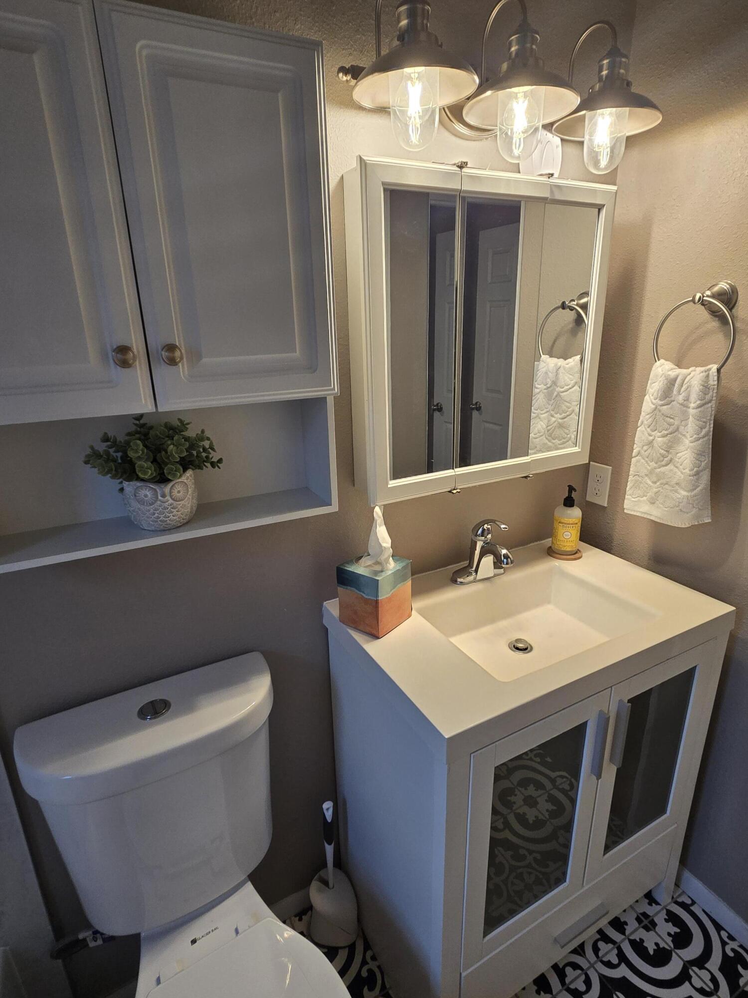 3043 QUINCY Street NE