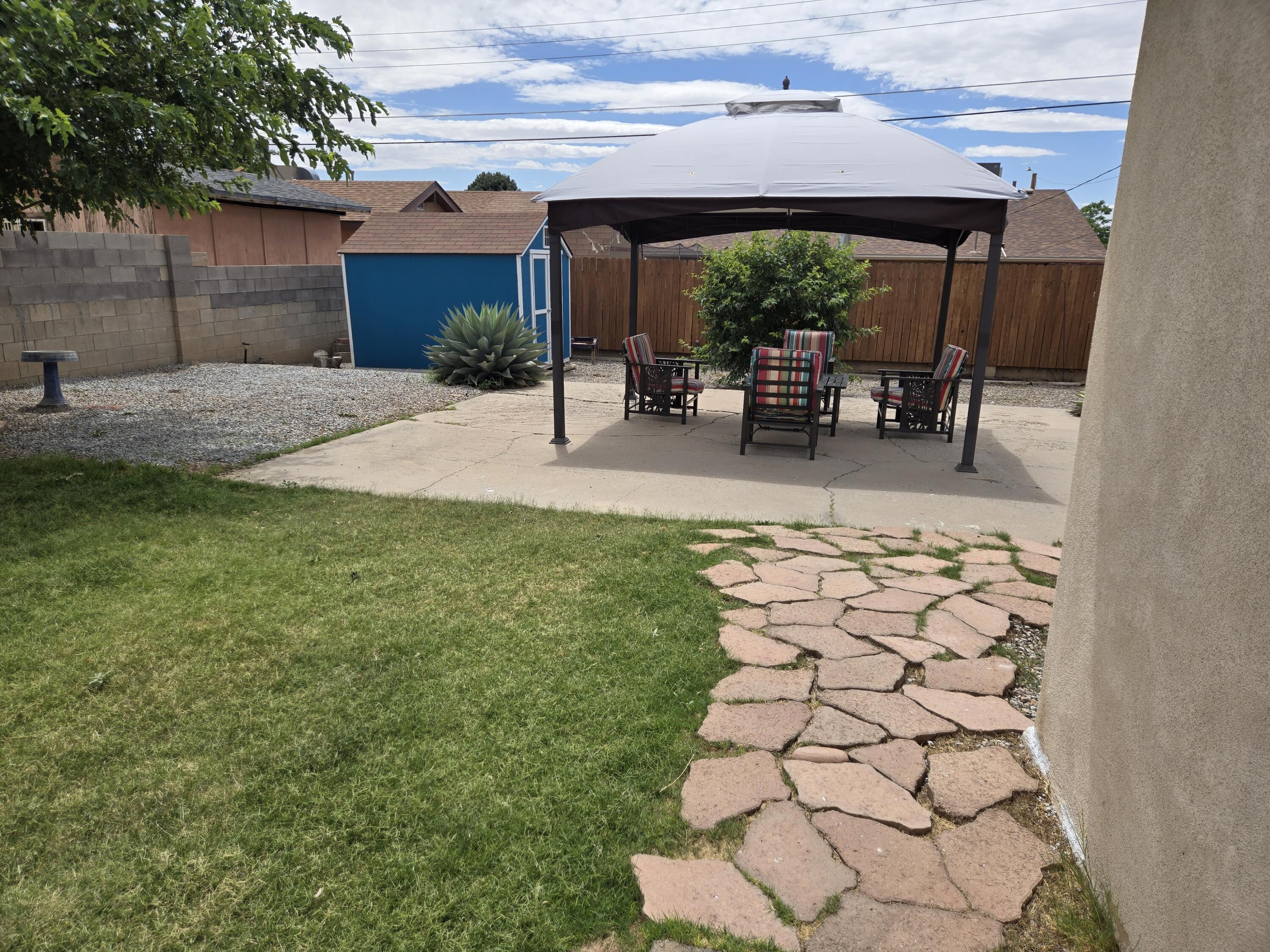 3043 QUINCY Street NE