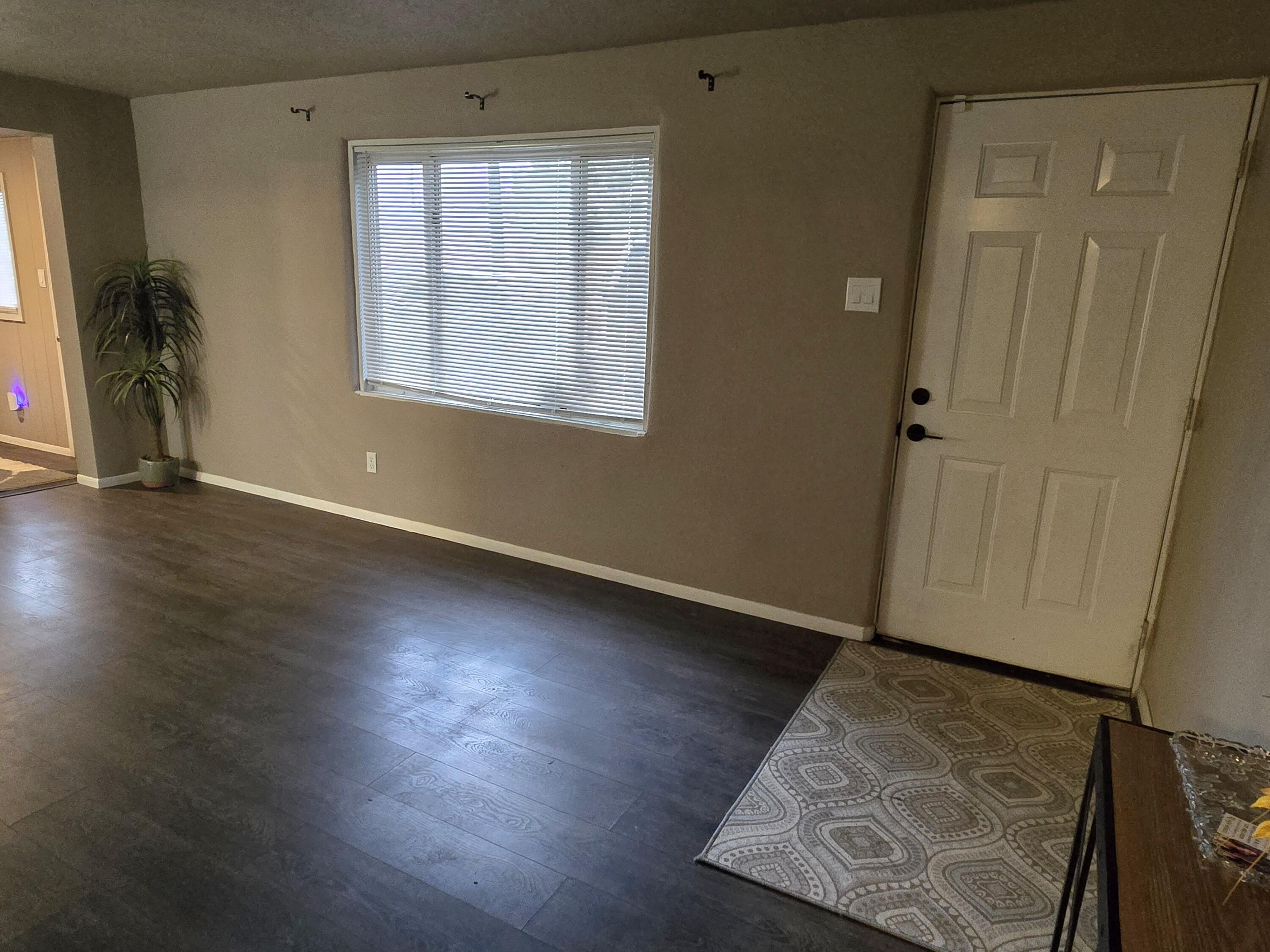 3043 QUINCY Street NE