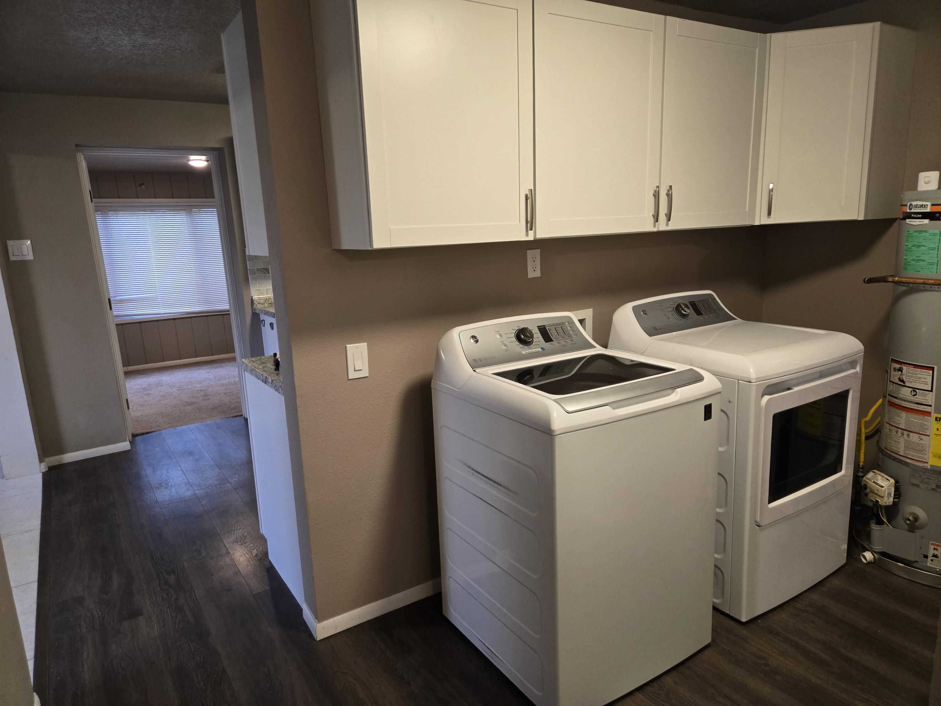 3043 QUINCY Street NE