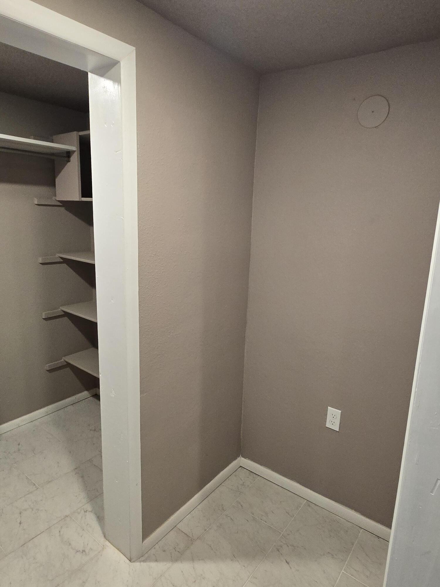 3043 QUINCY Street NE