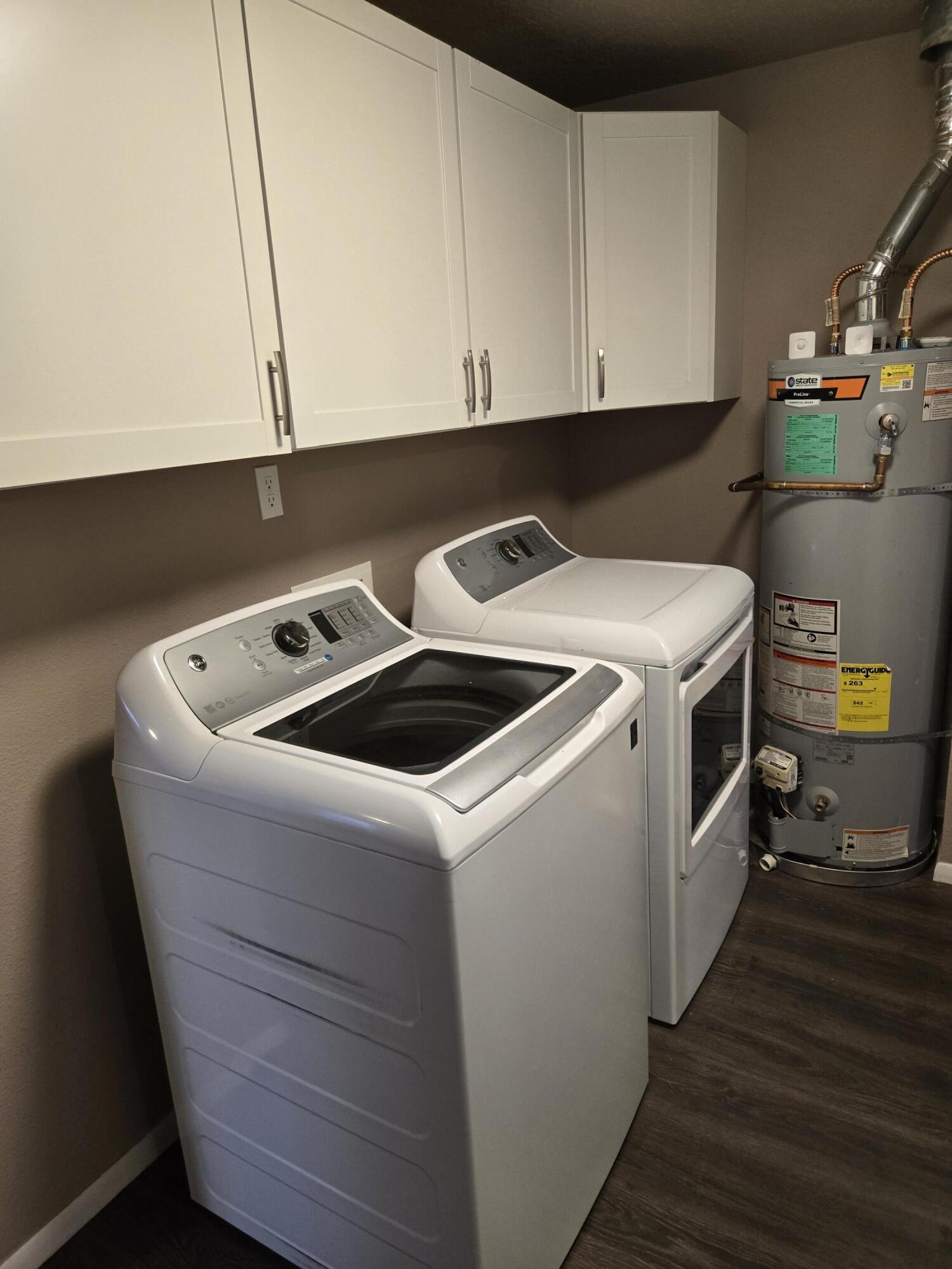 3043 QUINCY Street NE