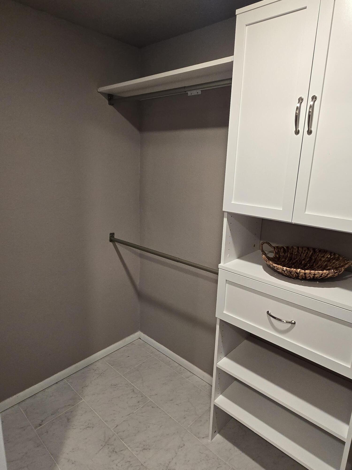 3043 QUINCY Street NE