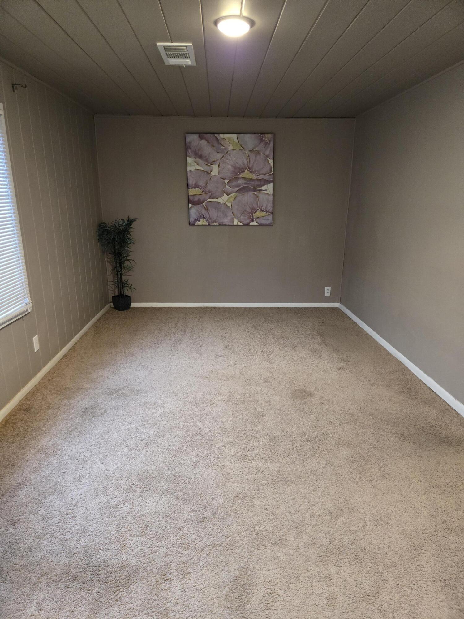 3043 QUINCY Street NE