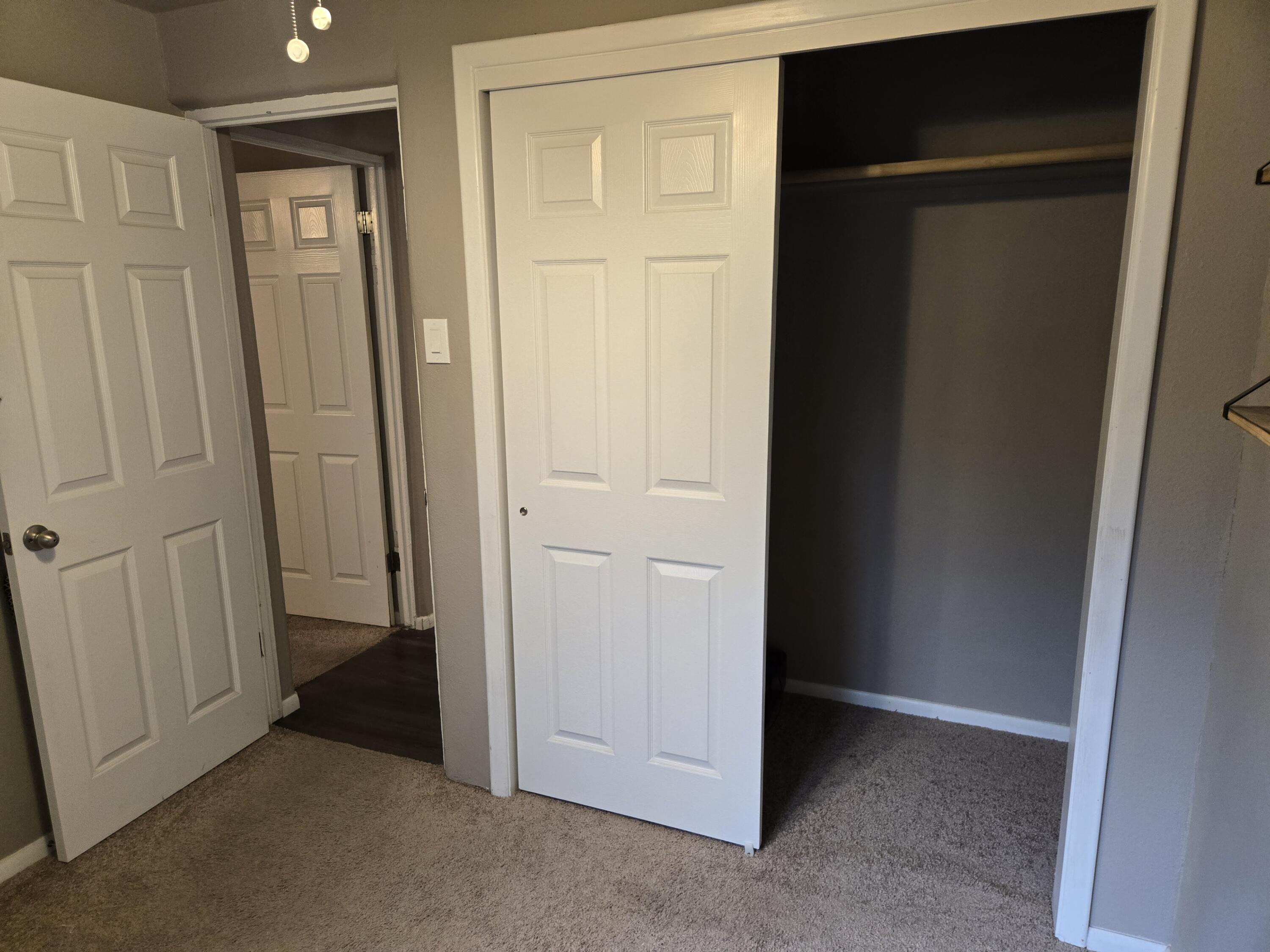 3043 QUINCY Street NE