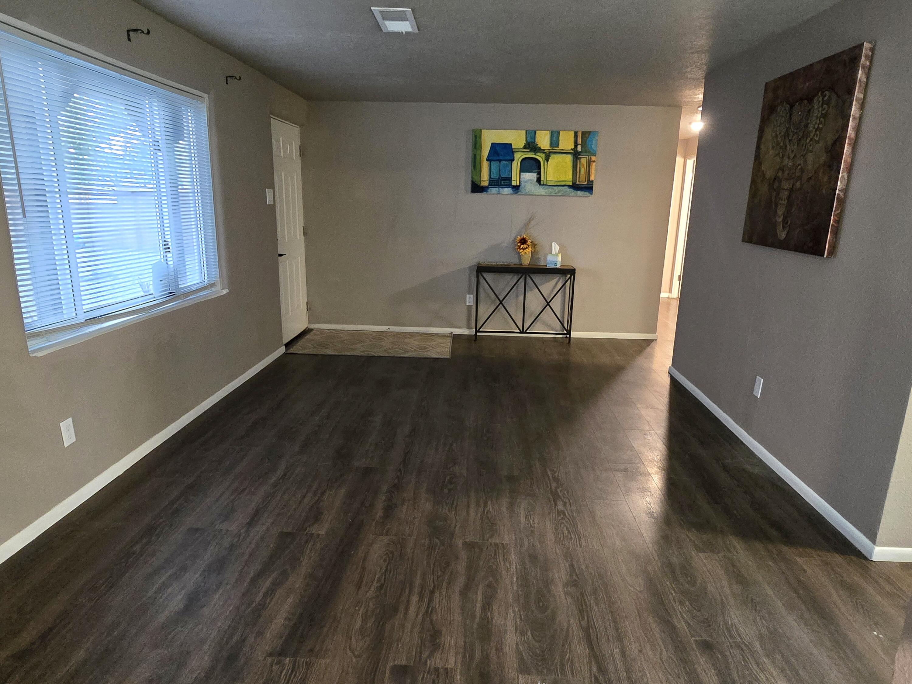 3043 QUINCY Street NE