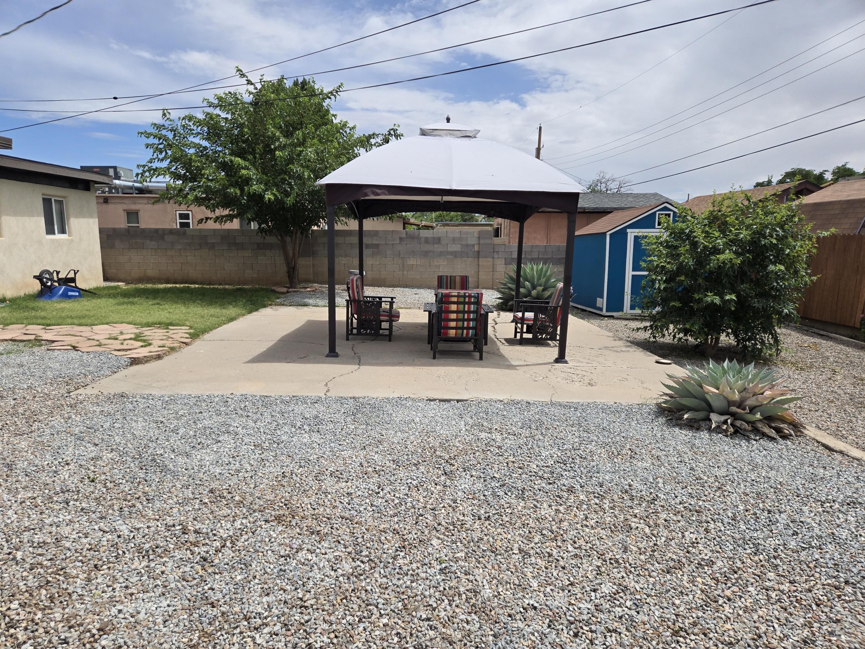 3043 QUINCY Street NE