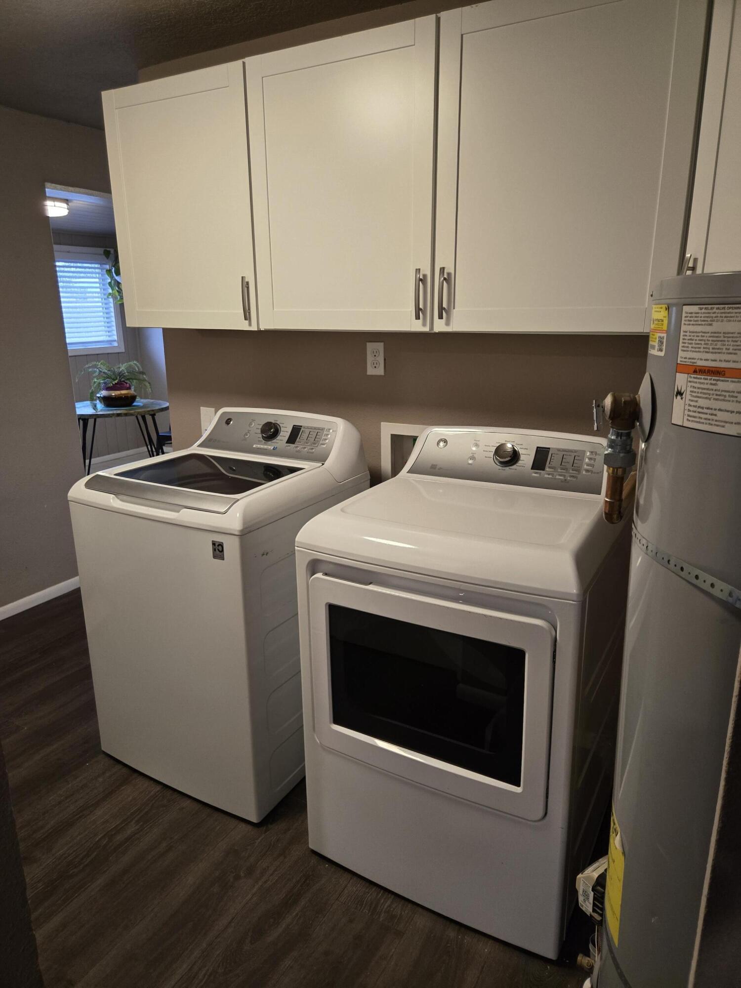 3043 QUINCY Street NE