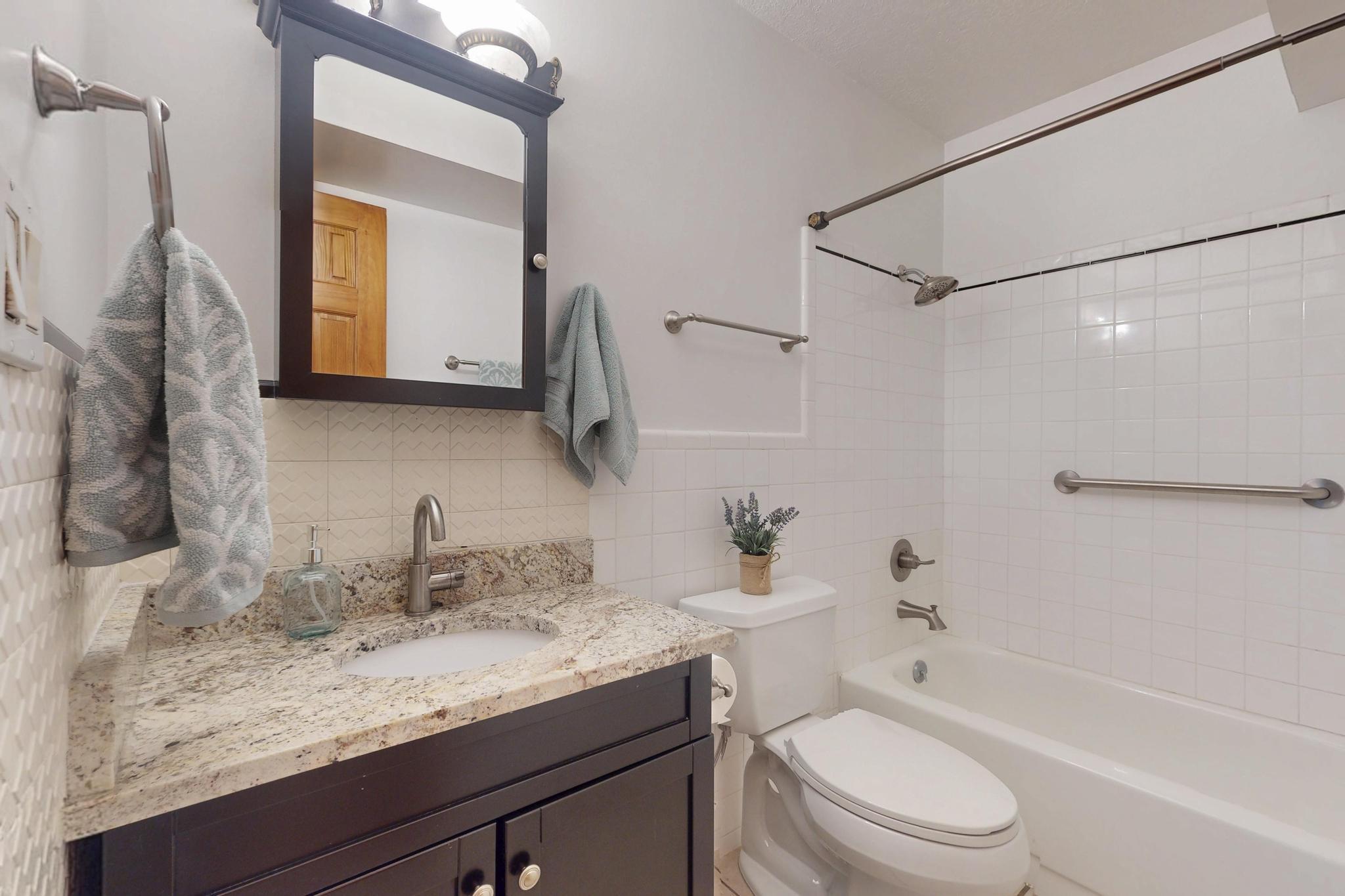 8718 LIBERTY Drive NE