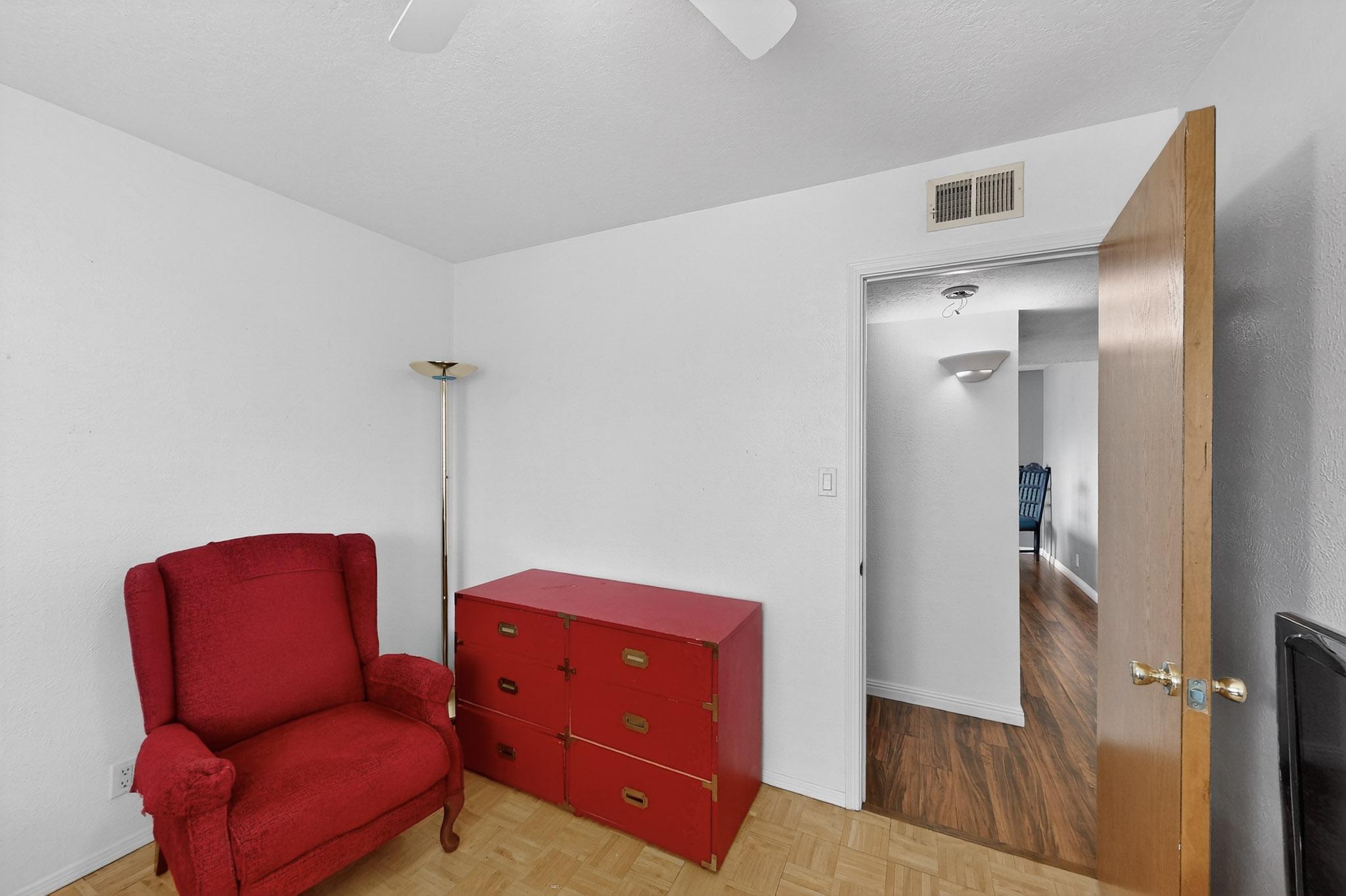 8718 LIBERTY Drive NE