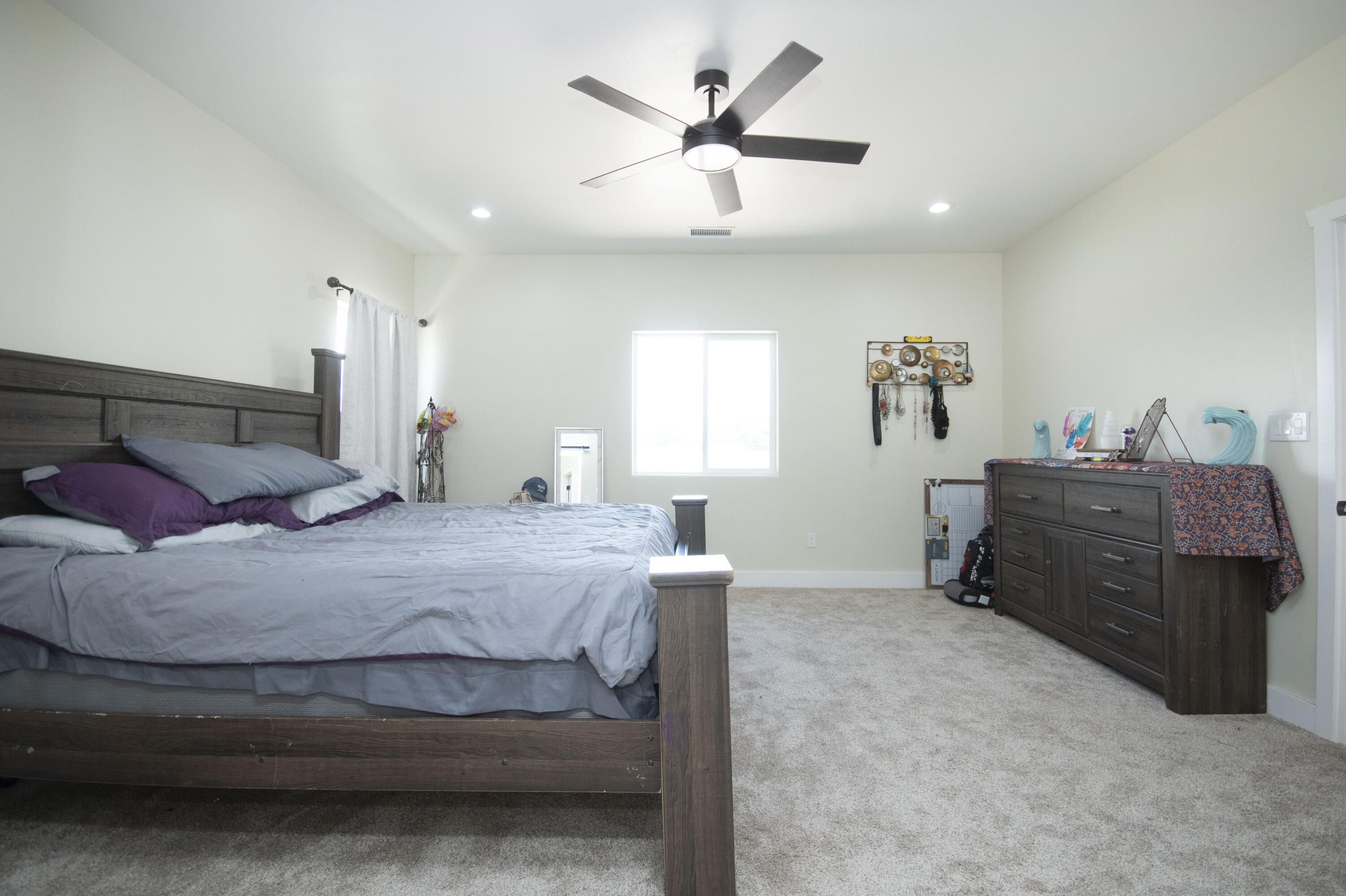 6 SERVIS FARM Road