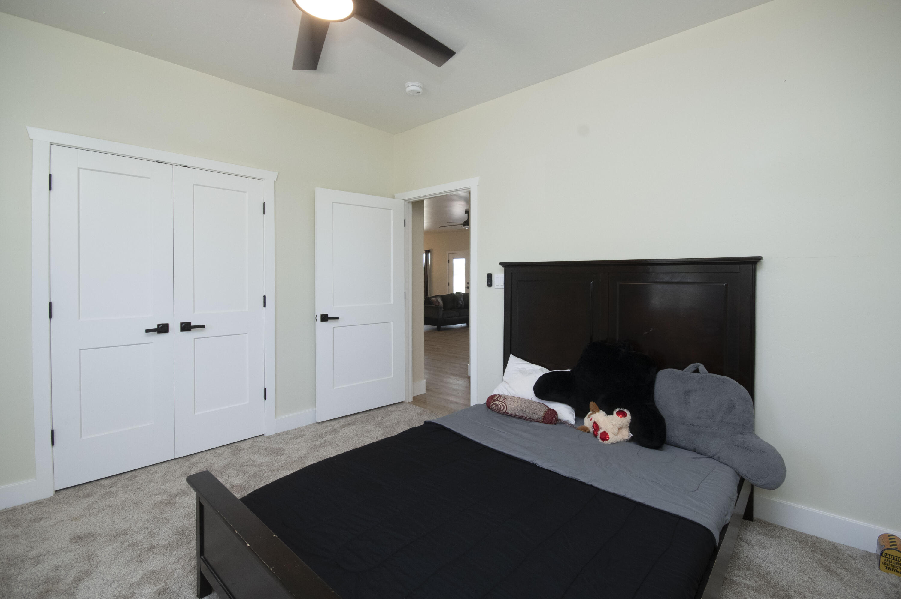 6 SERVIS FARM Road
