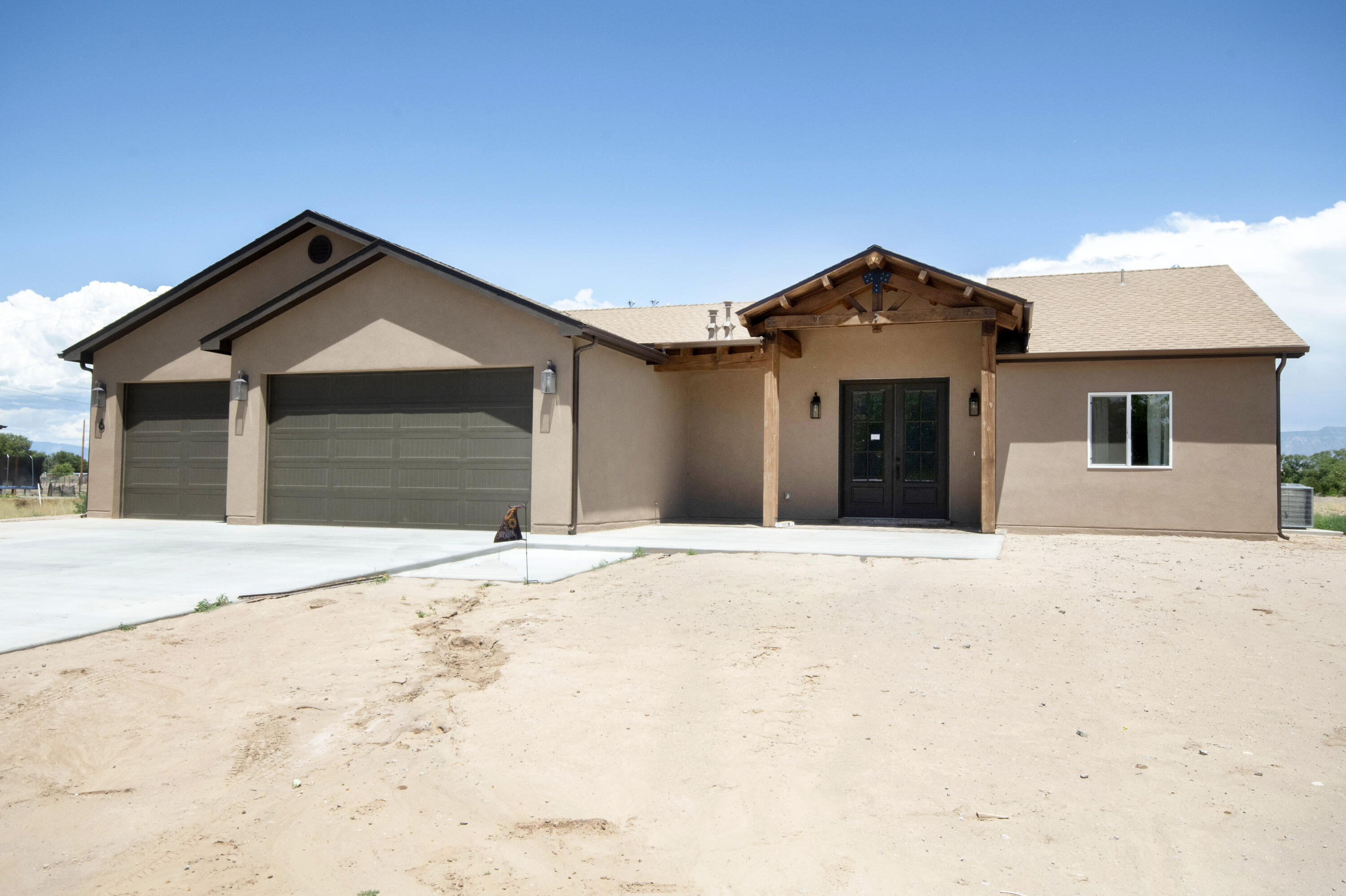 6 SERVIS FARM Road