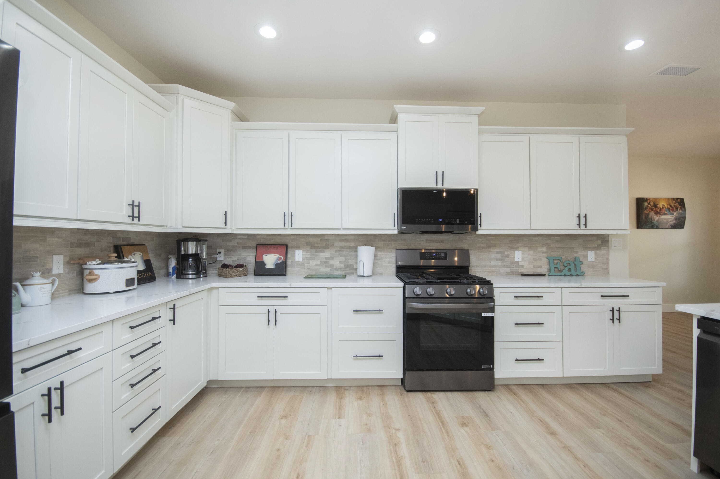6 SERVIS FARM Road