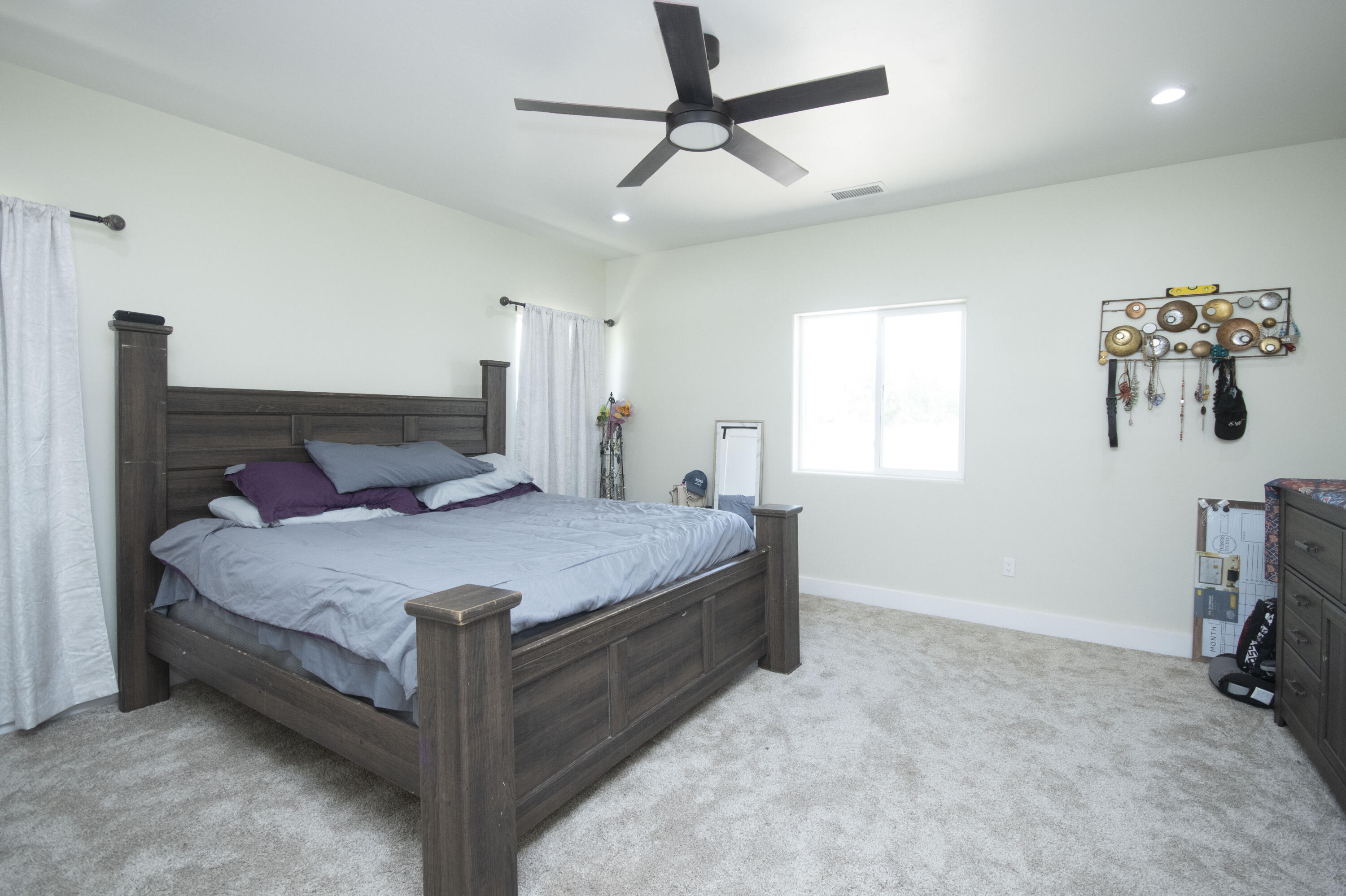 6 SERVIS FARM Road
