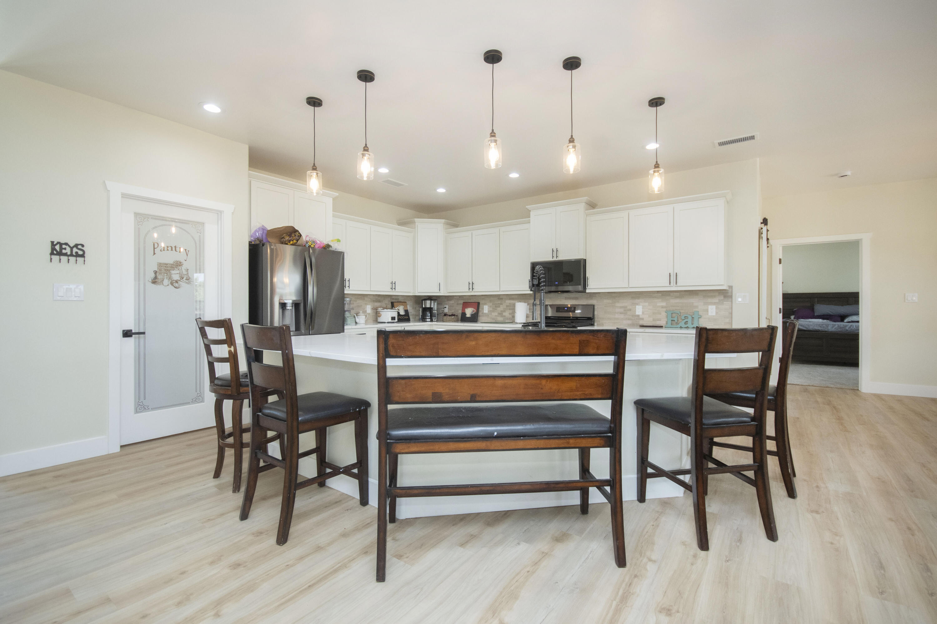 6 SERVIS FARM Road