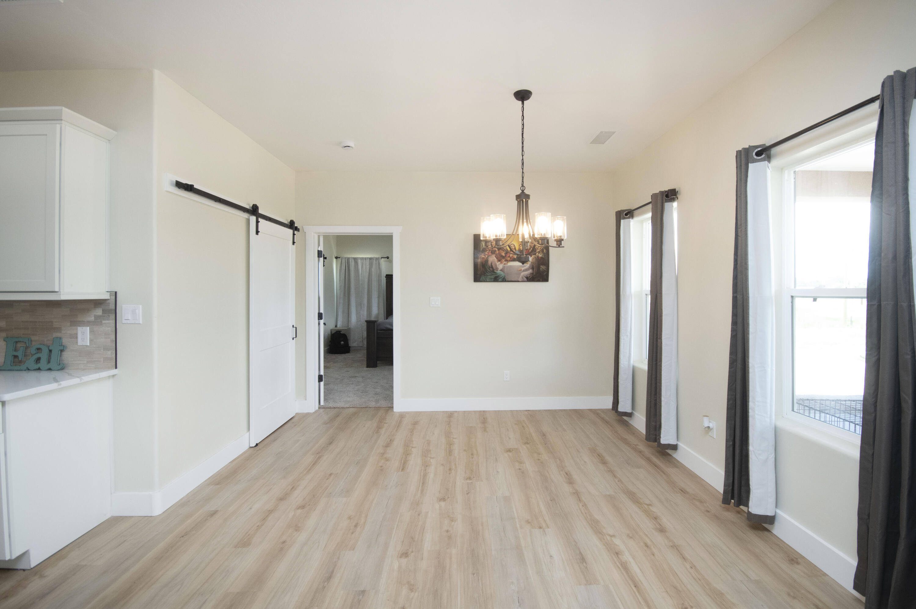 6 SERVIS FARM Road