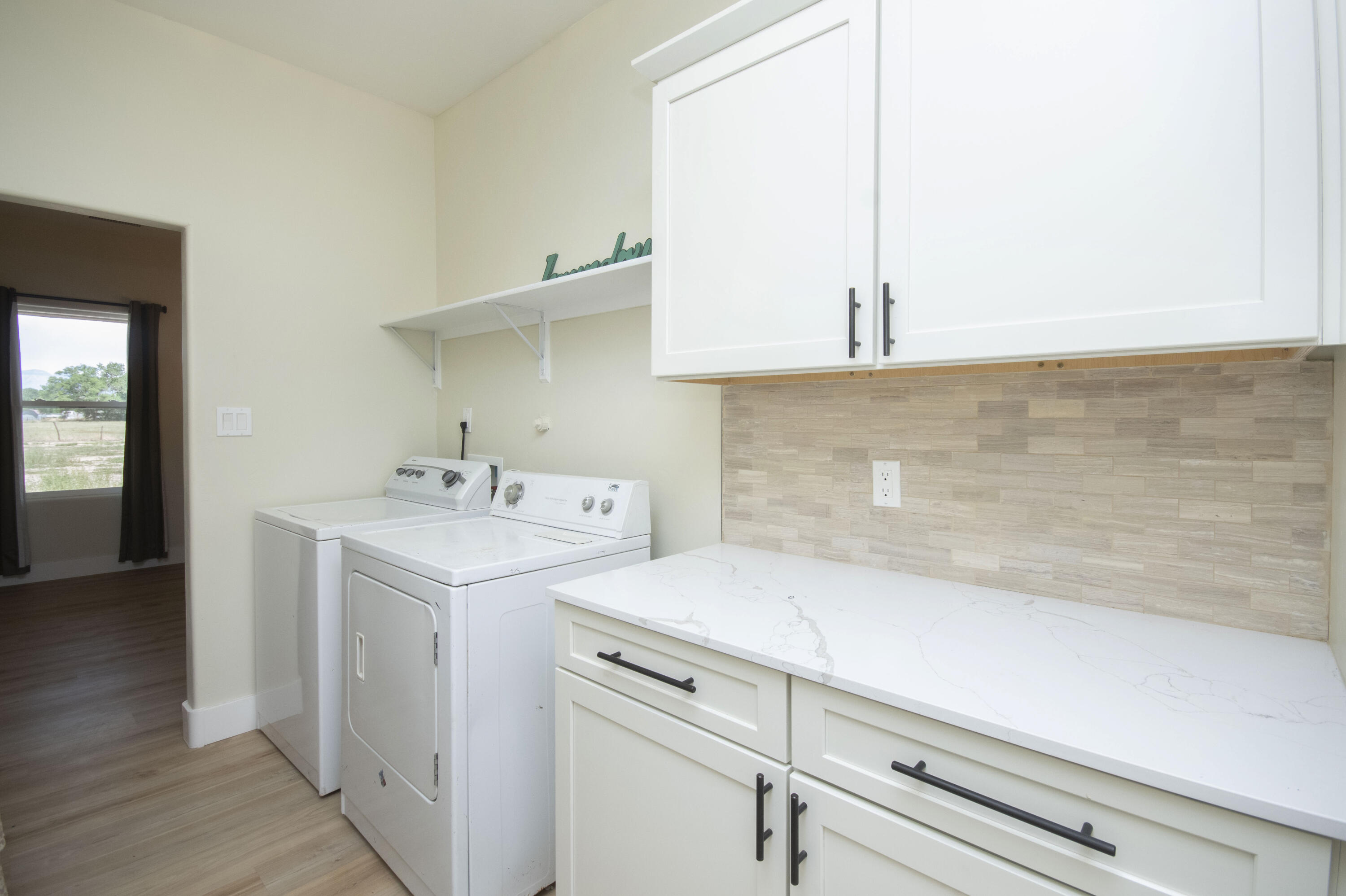 6 SERVIS FARM Road