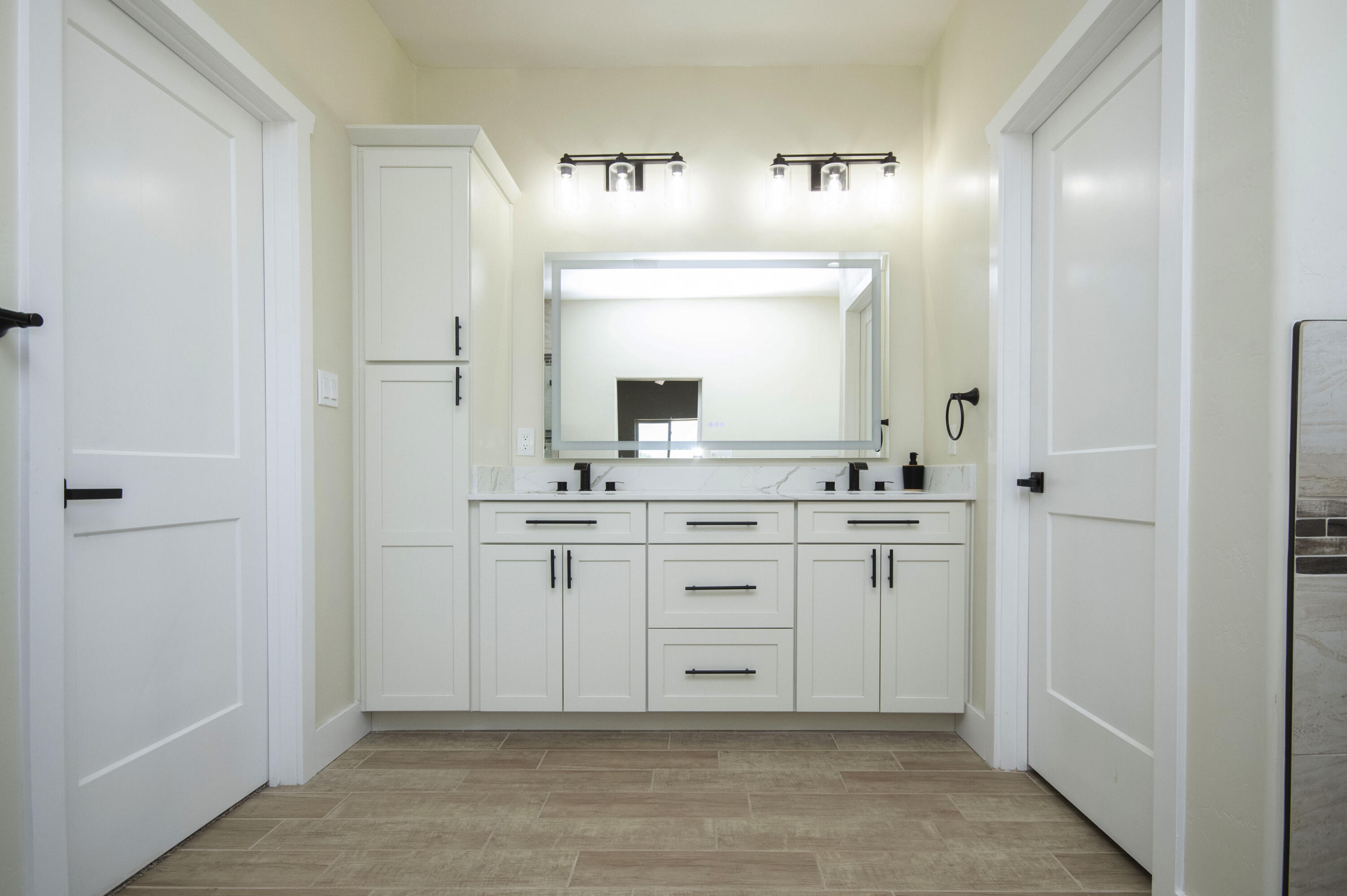 6 SERVIS FARM Road
