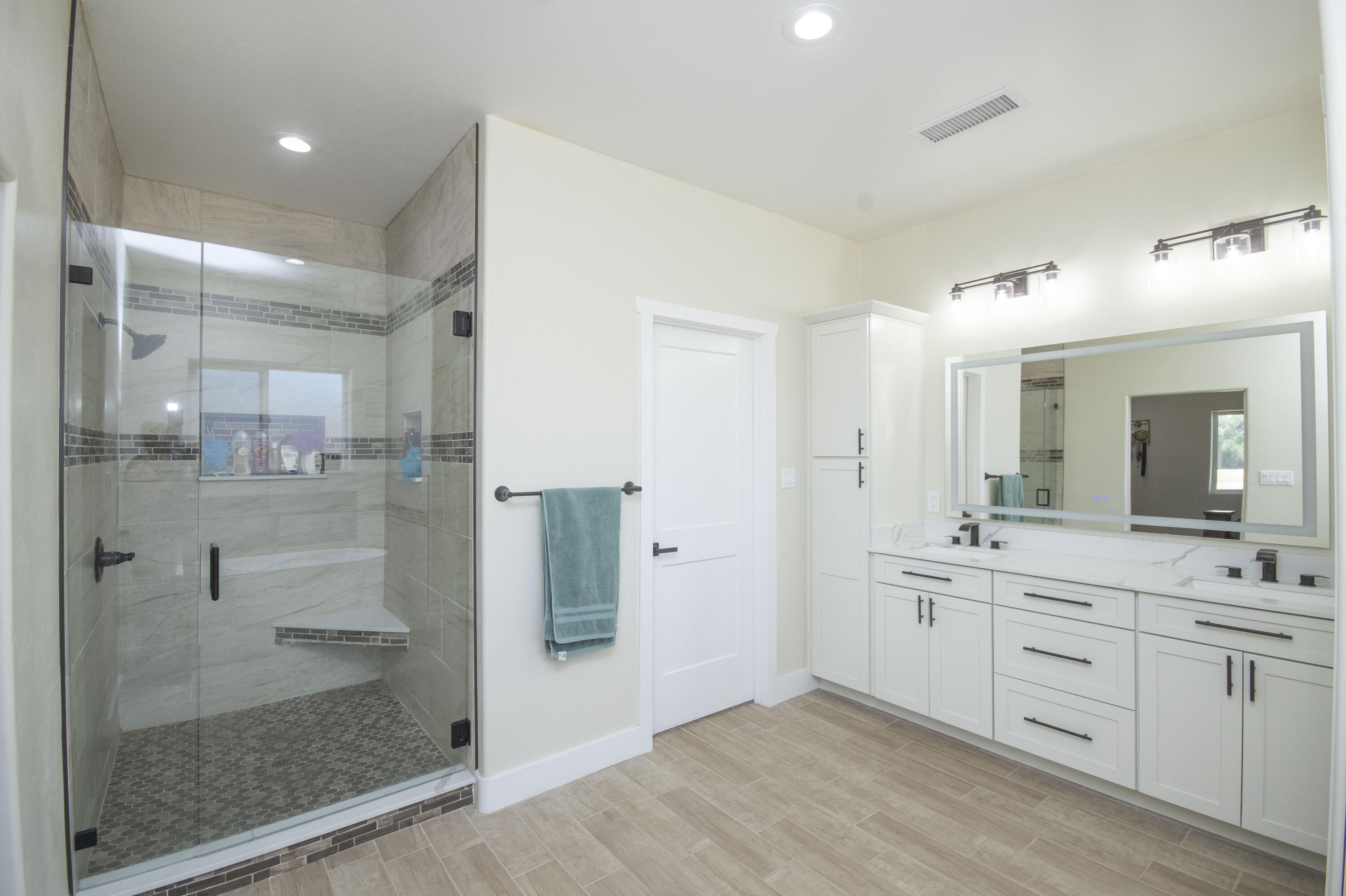 6 SERVIS FARM Road