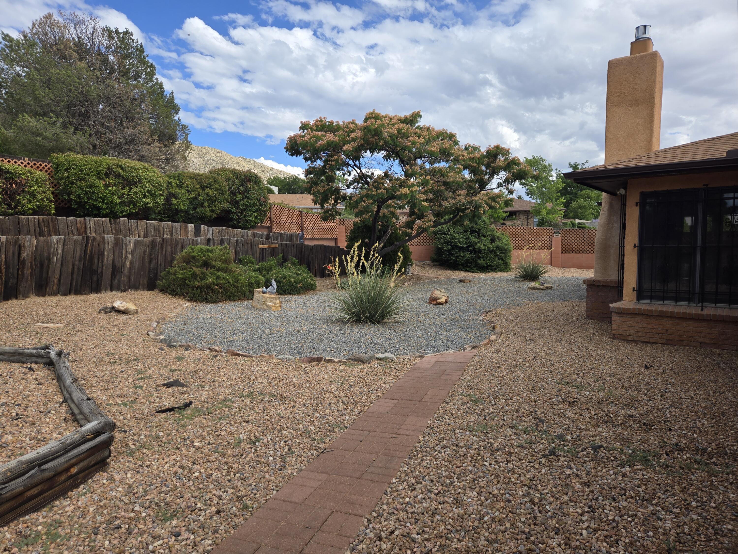 2830 CASA DEL NORTE Drive NE