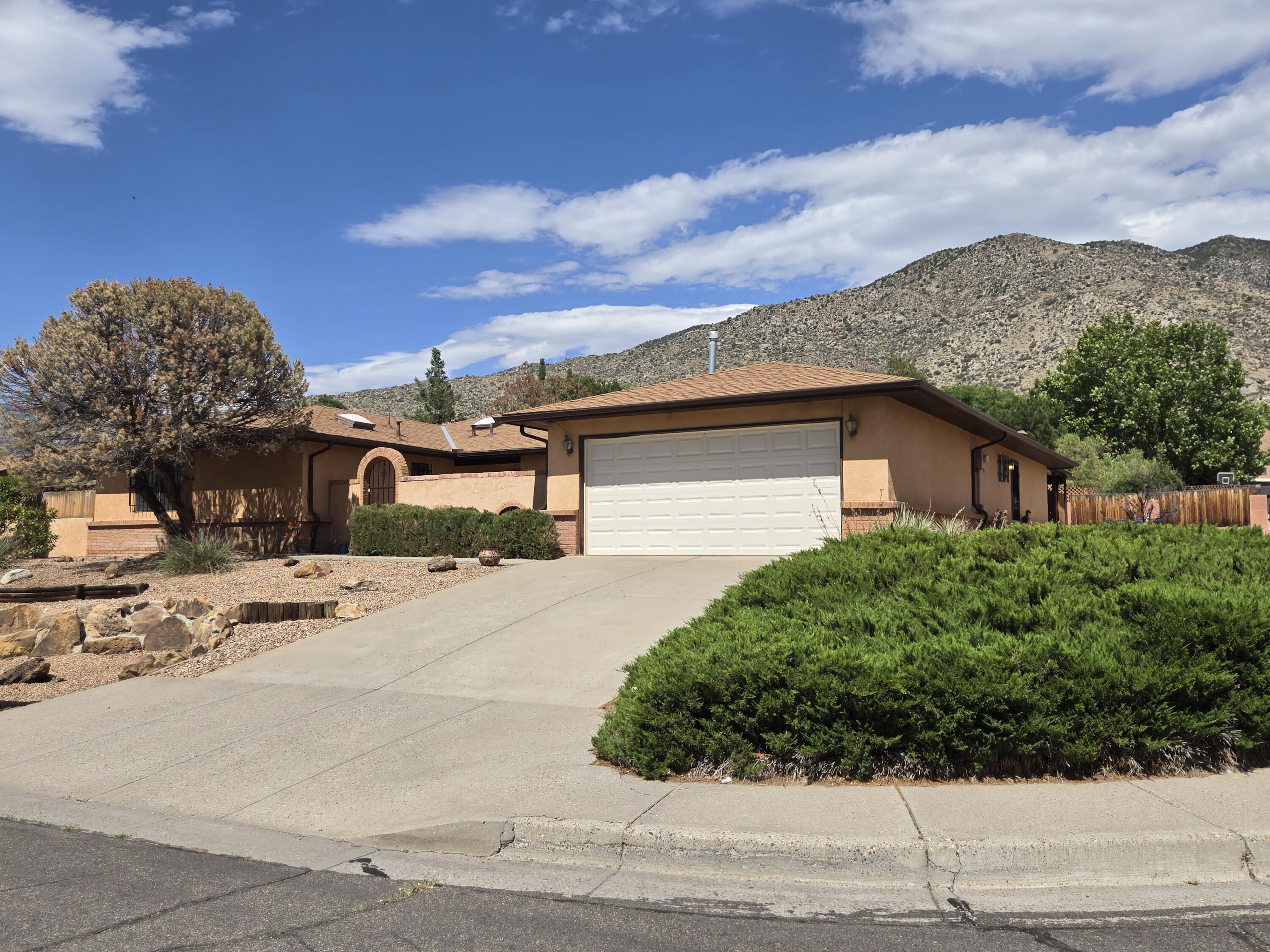 2830 CASA DEL NORTE Drive NE