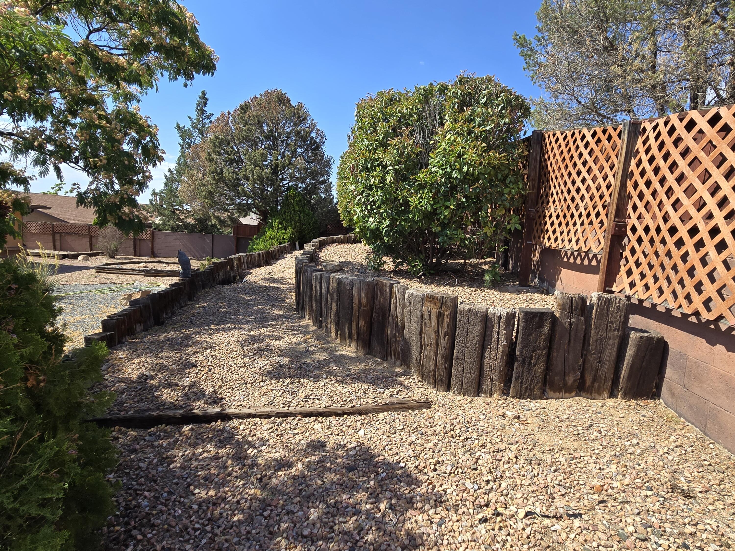 2830 CASA DEL NORTE Drive NE