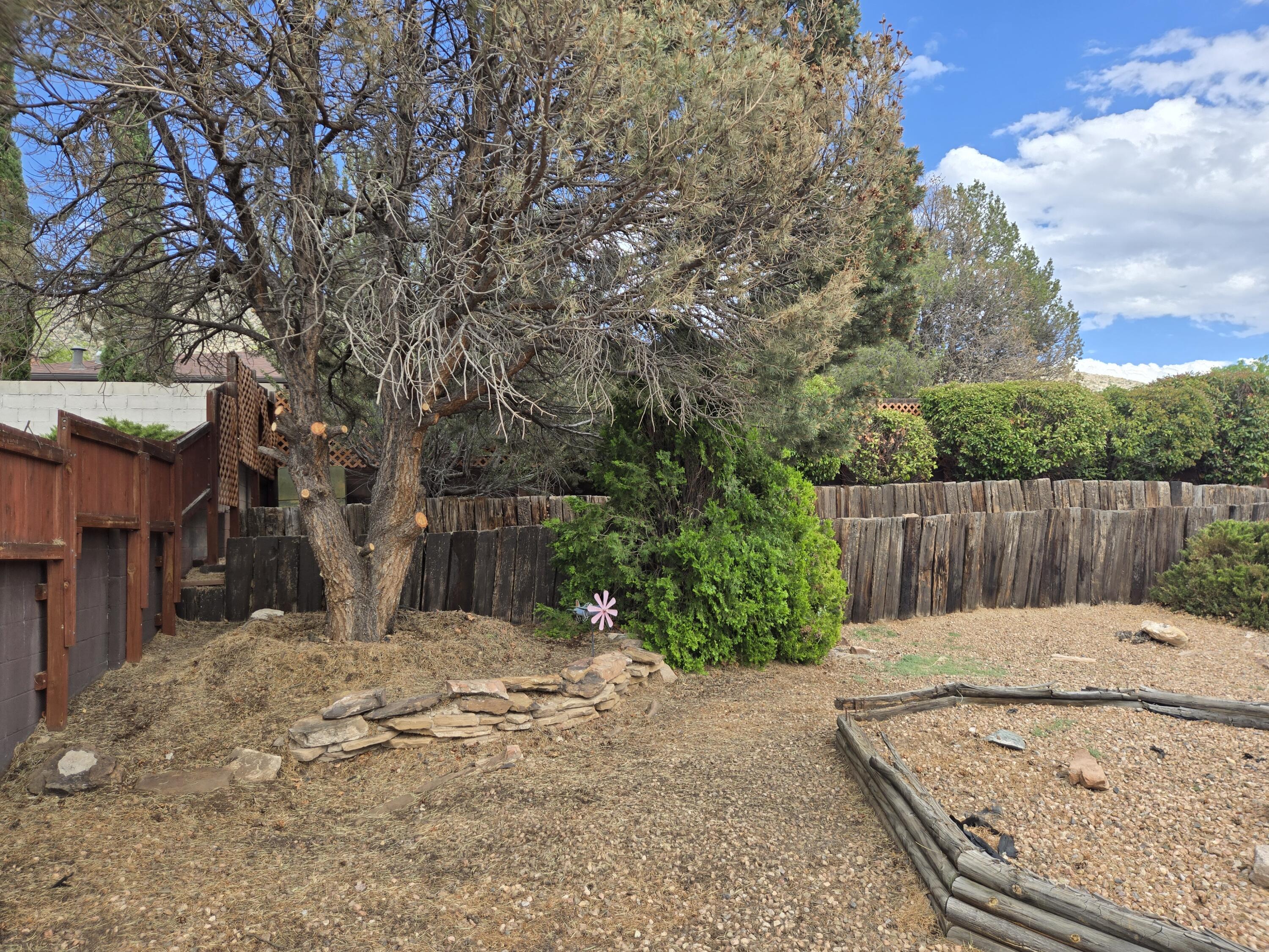 2830 CASA DEL NORTE Drive NE